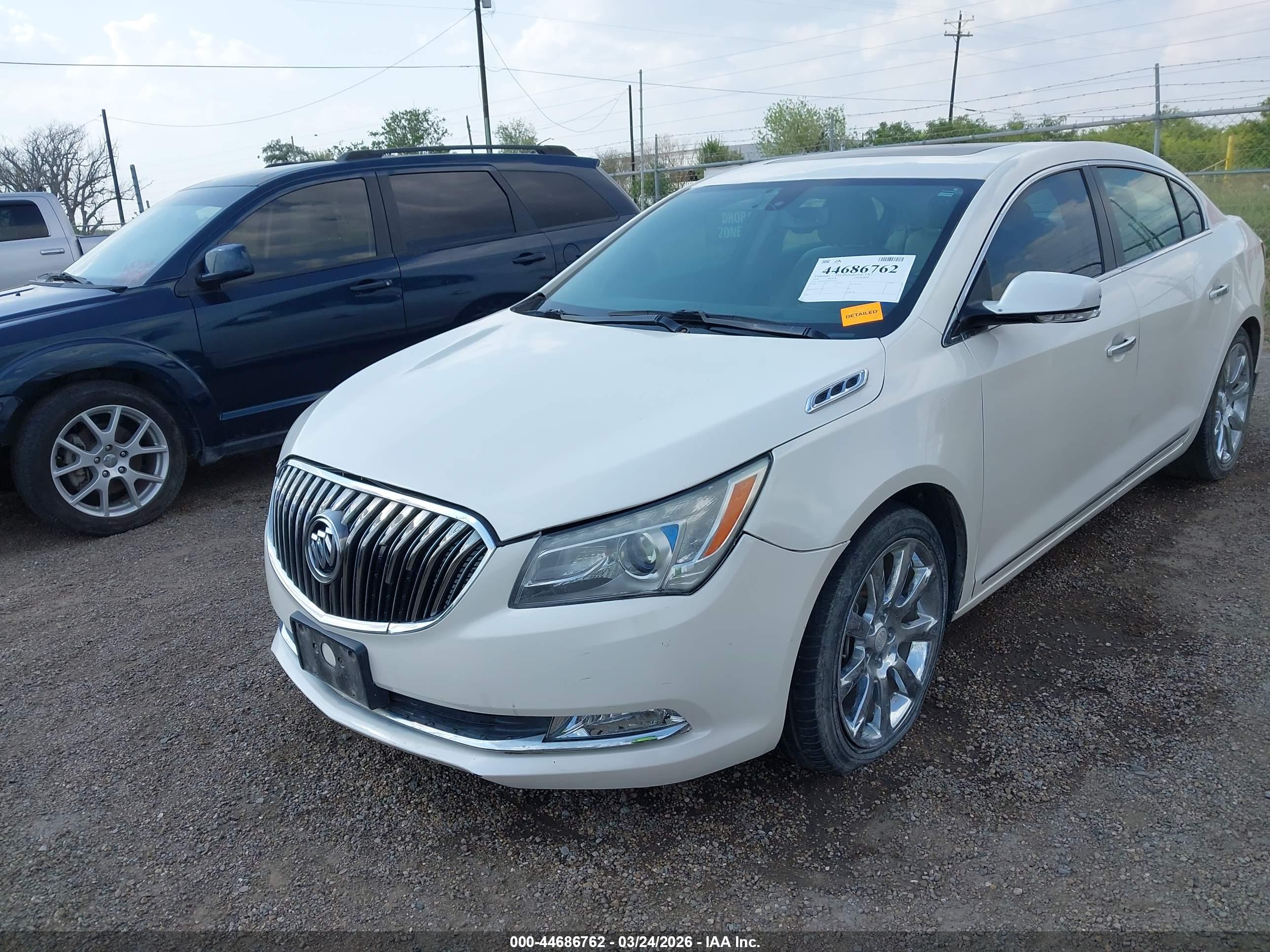 BUICK LACROSSE image 6