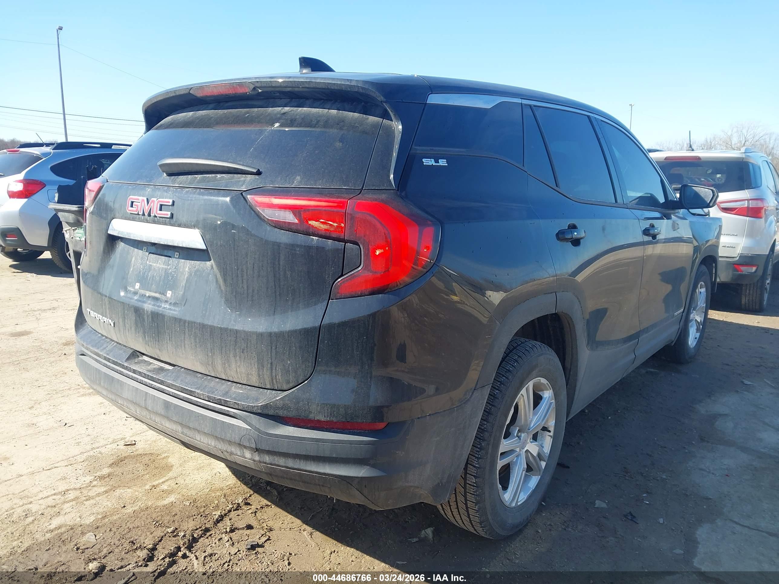 GMC TERRAIN image 4
