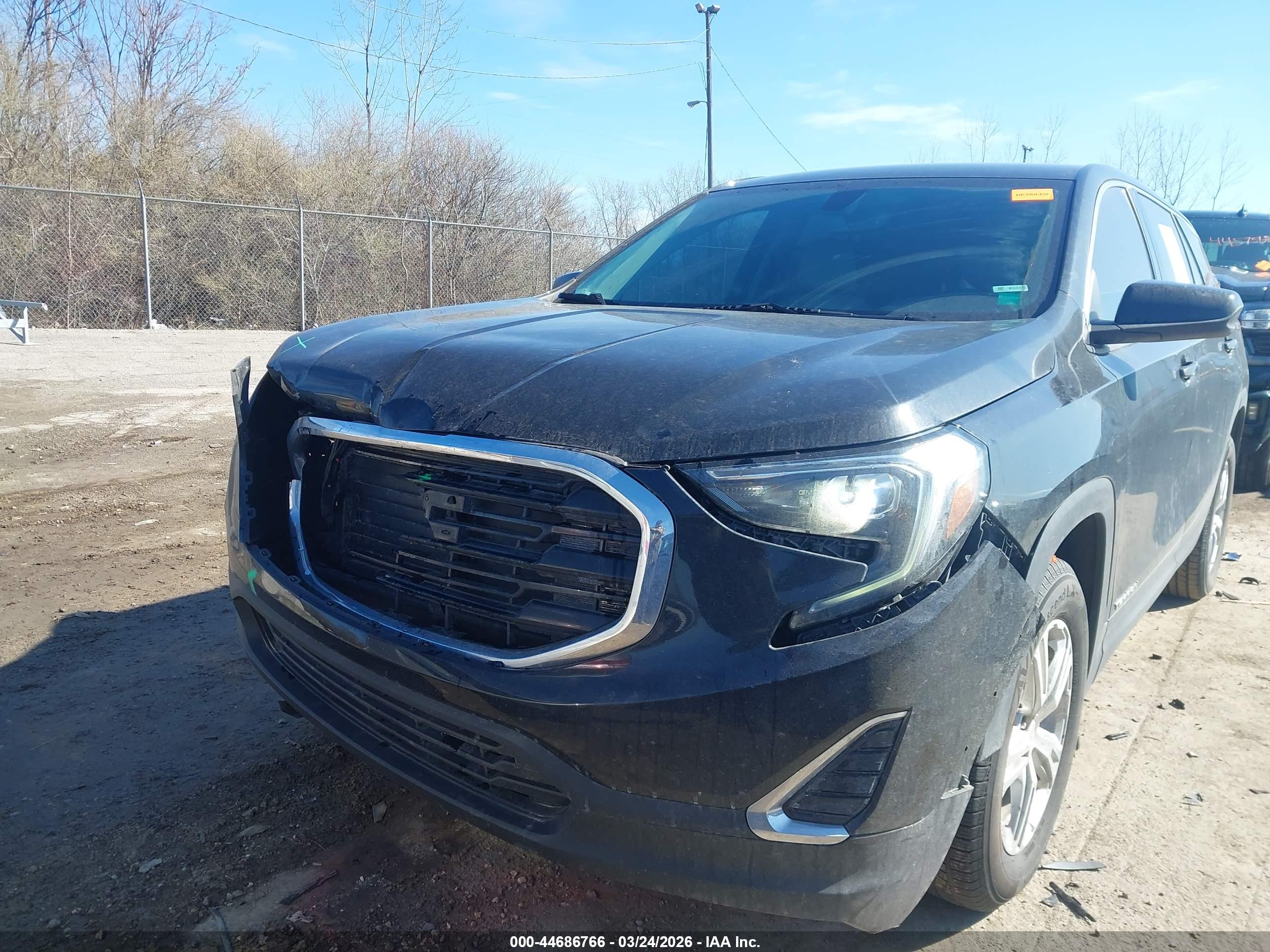 GMC TERRAIN image 6