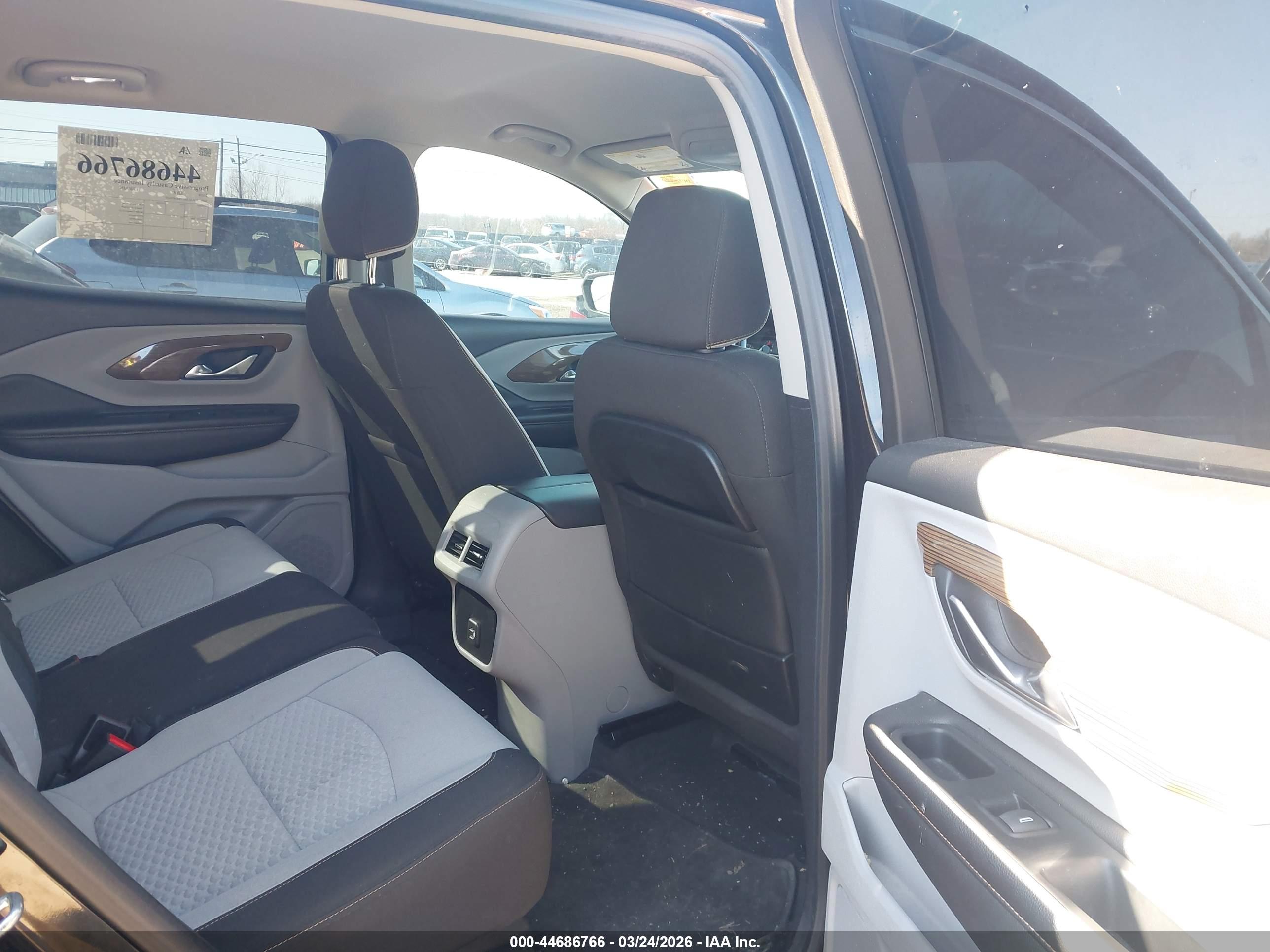 GMC TERRAIN image 8