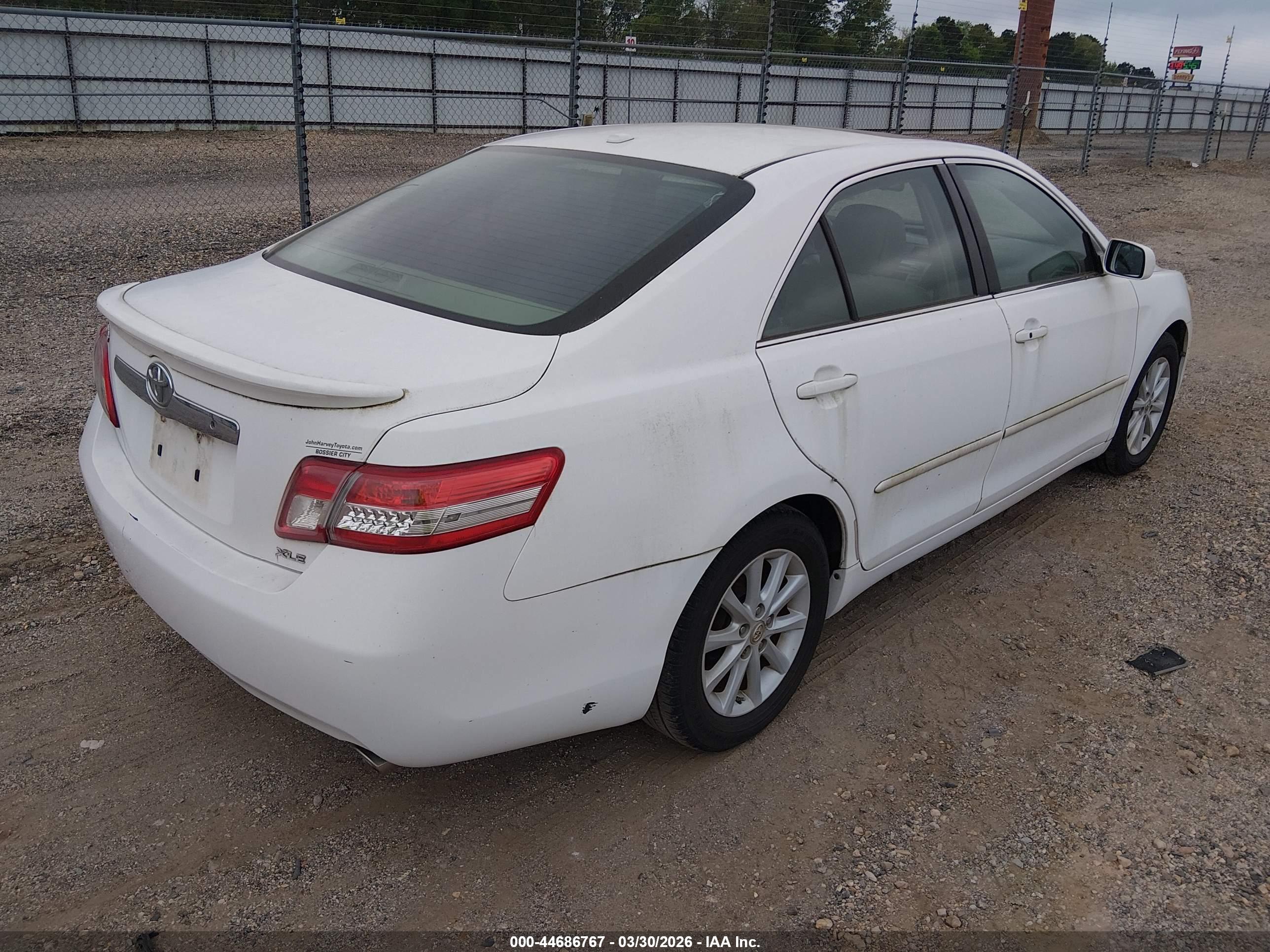TOYOTA CAMRY image 4
