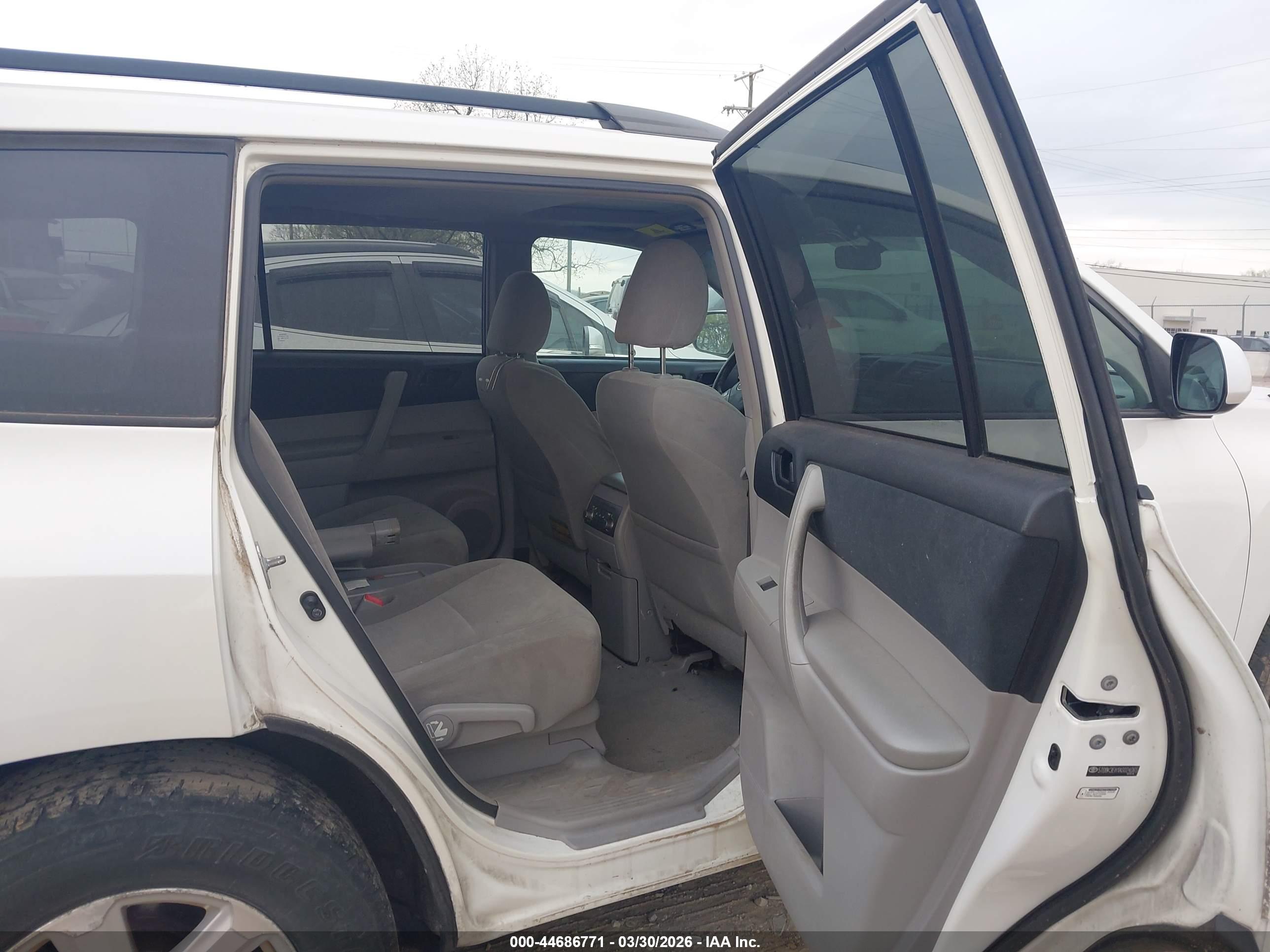 TOYOTA HIGHLANDER image 8