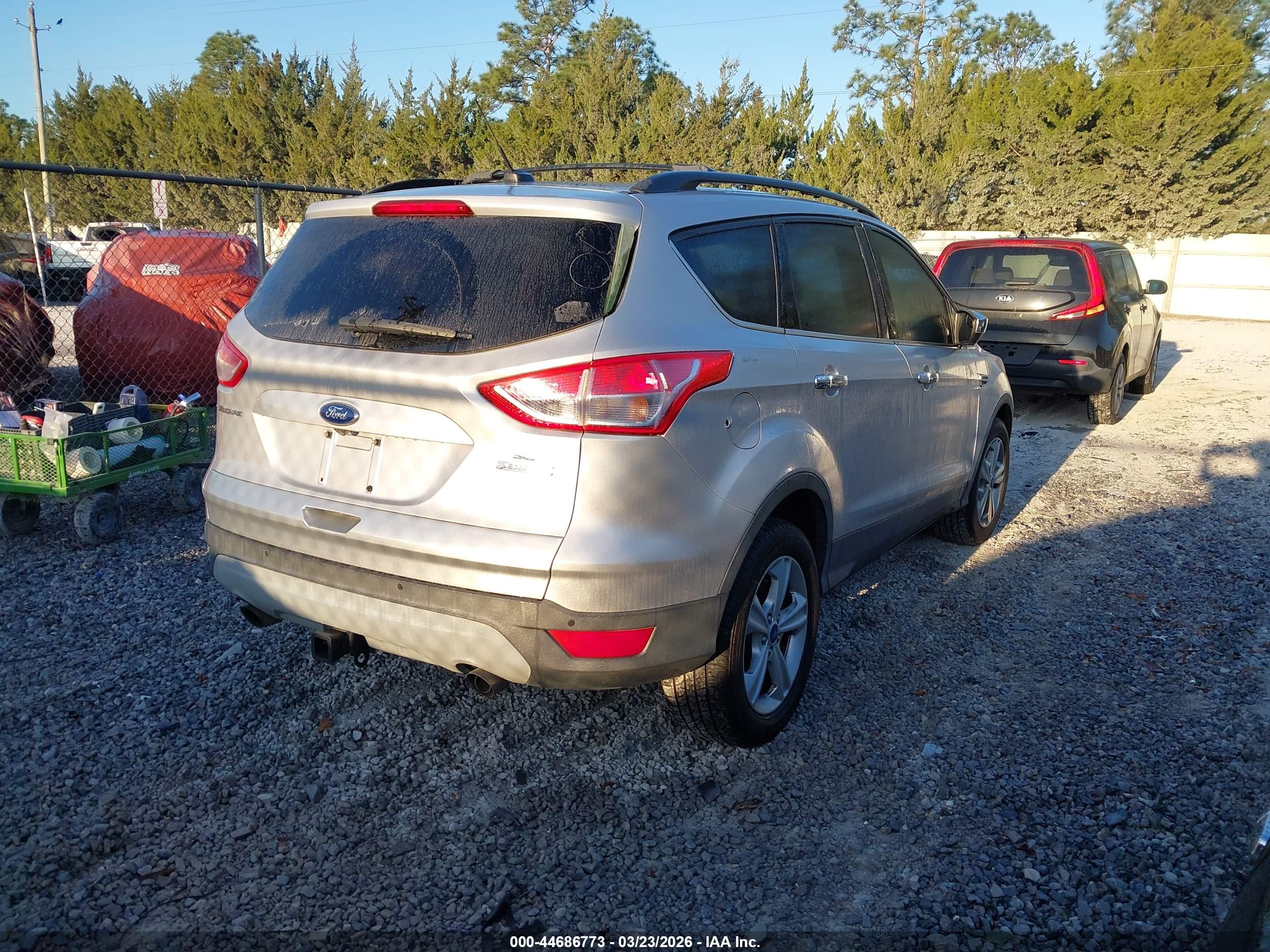 FORD ESCAPE image 4
