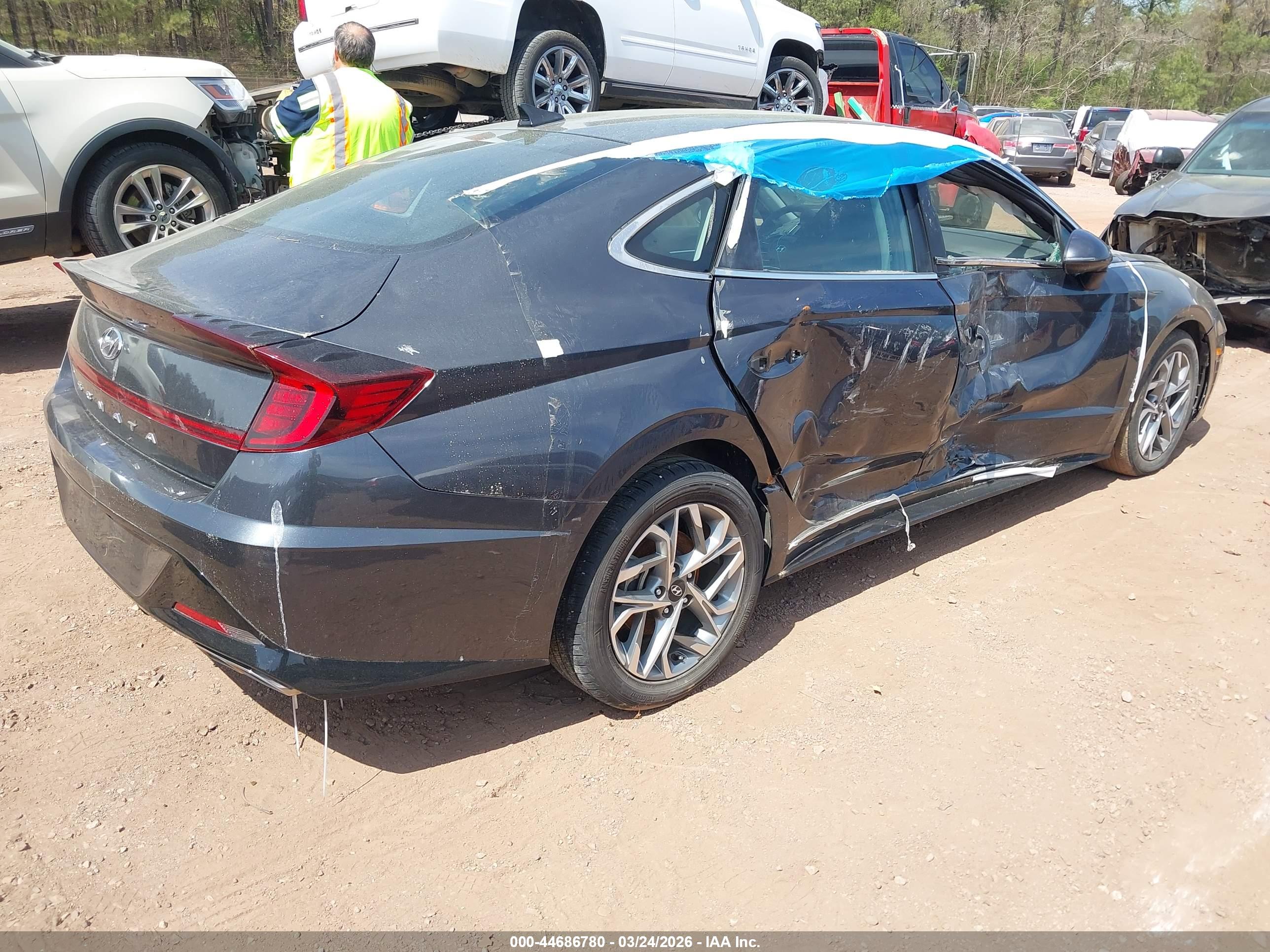 HYUNDAI SONATA image 4