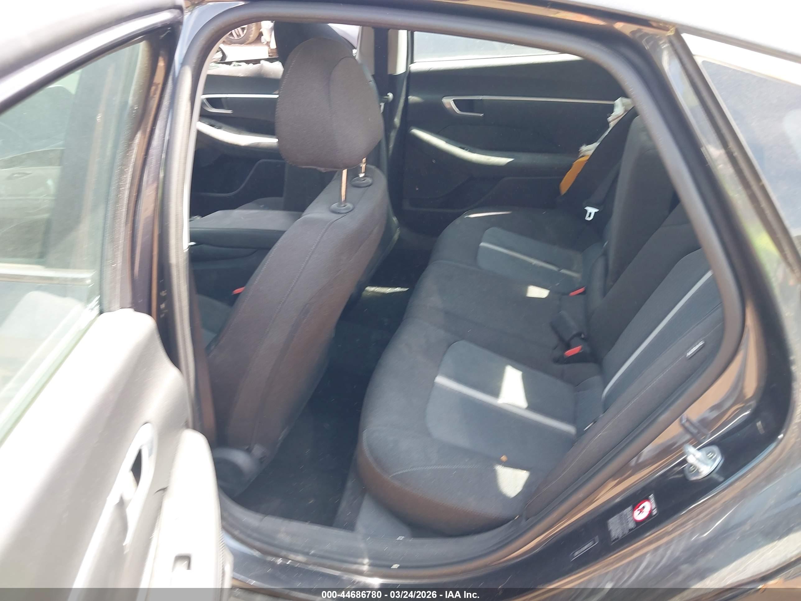 HYUNDAI SONATA image 8