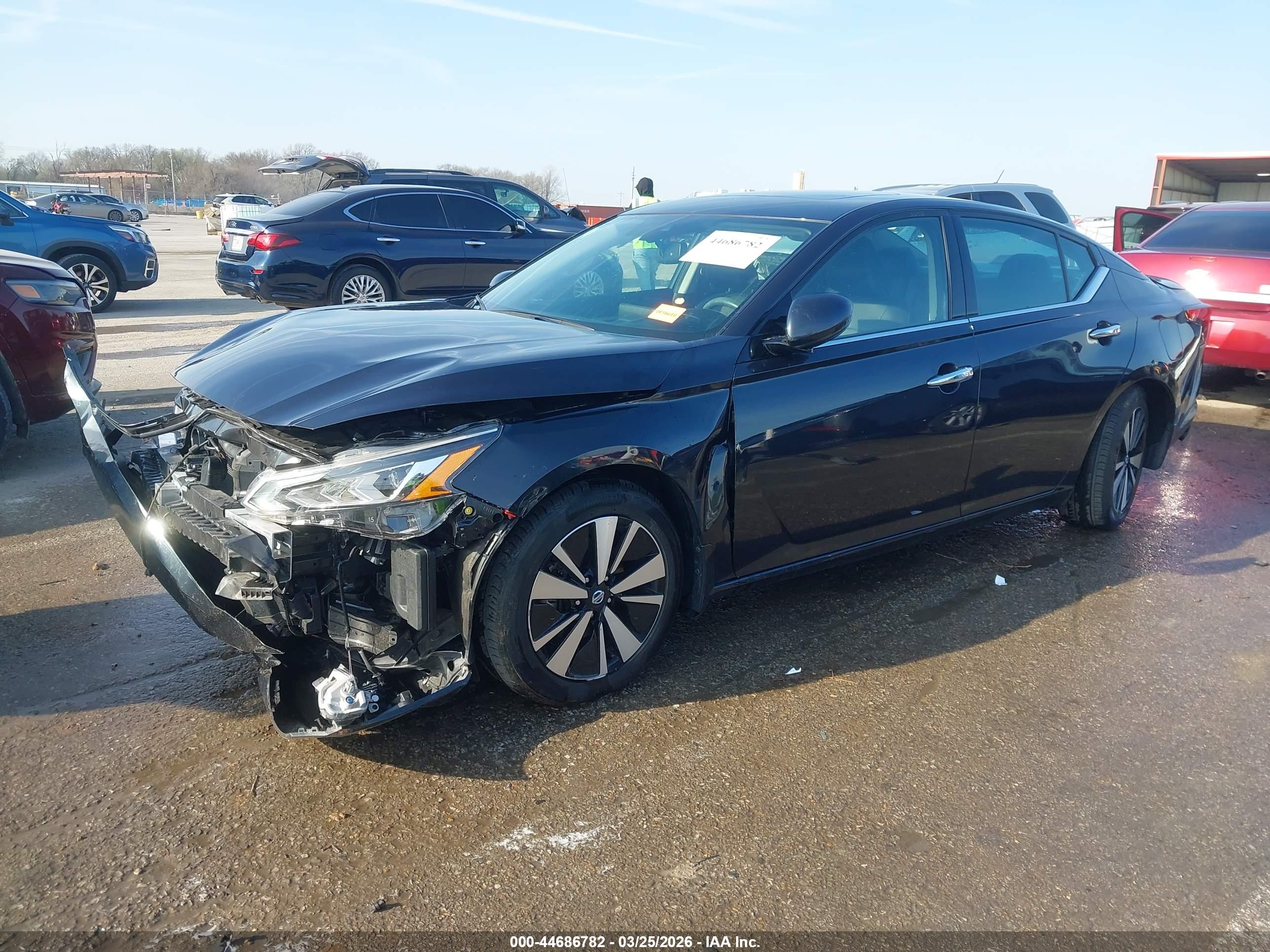 NISSAN ALTIMA image 2