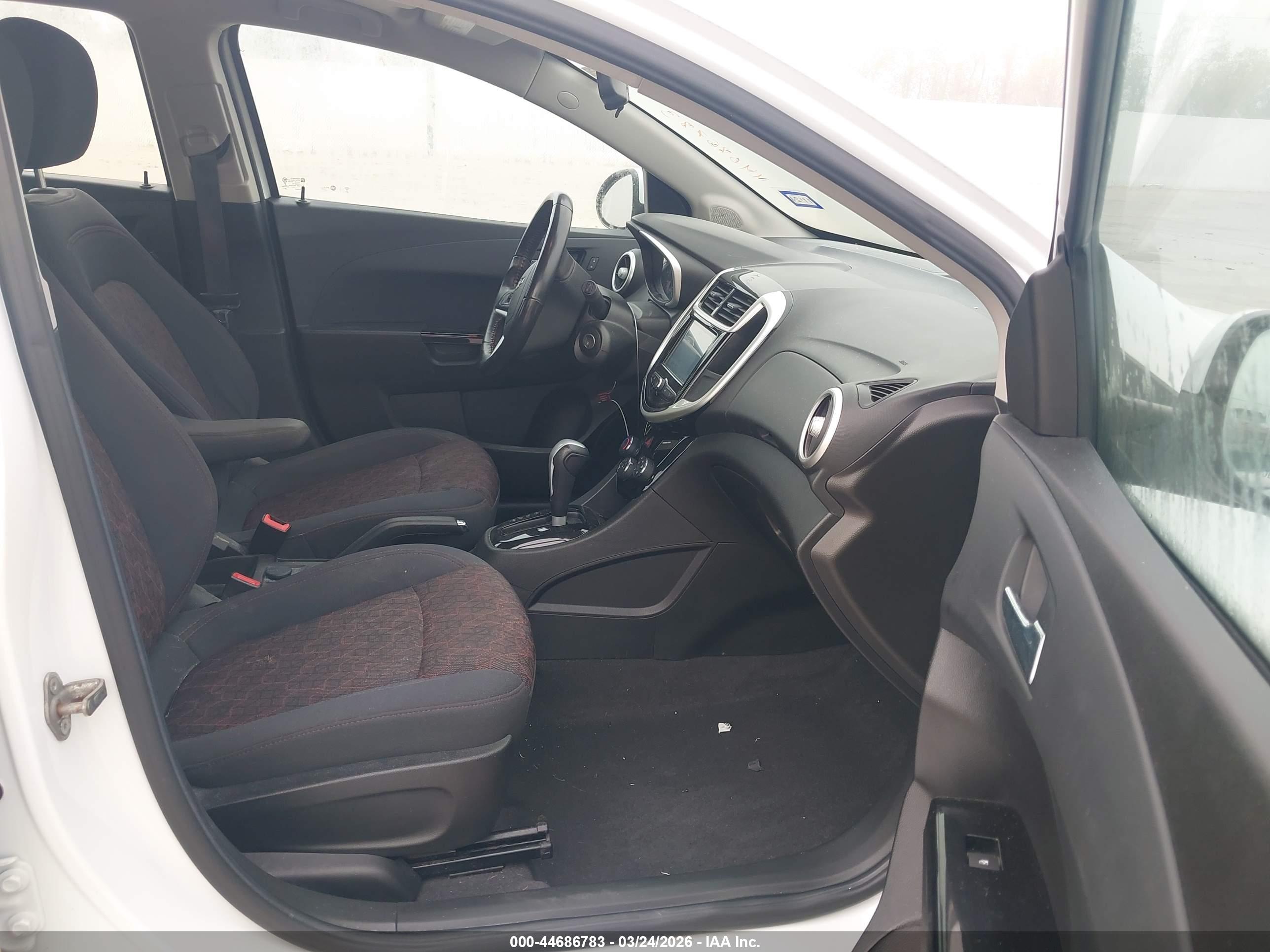 CHEVROLET SONIC image 5
