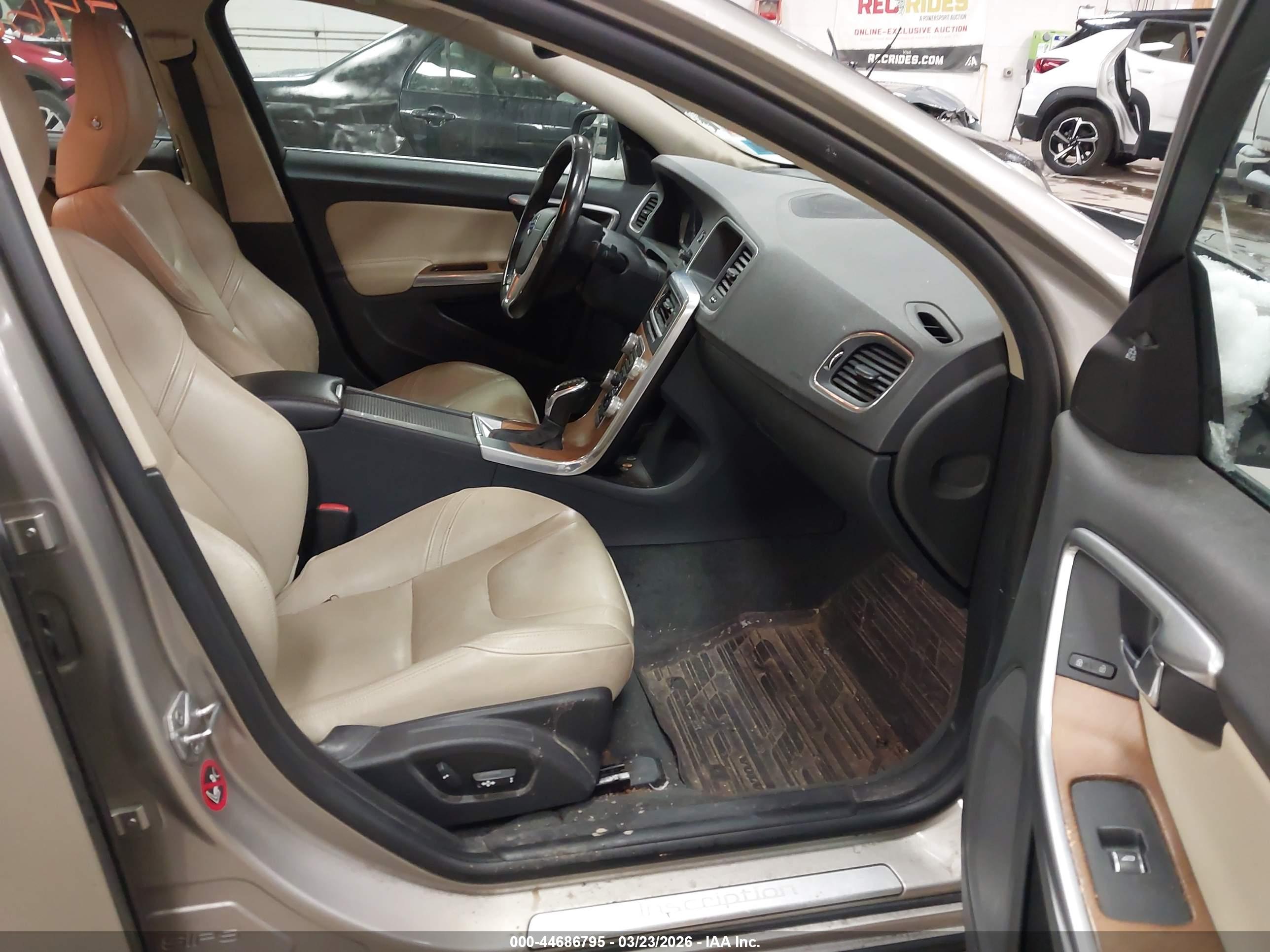 VOLVO S60 image 5