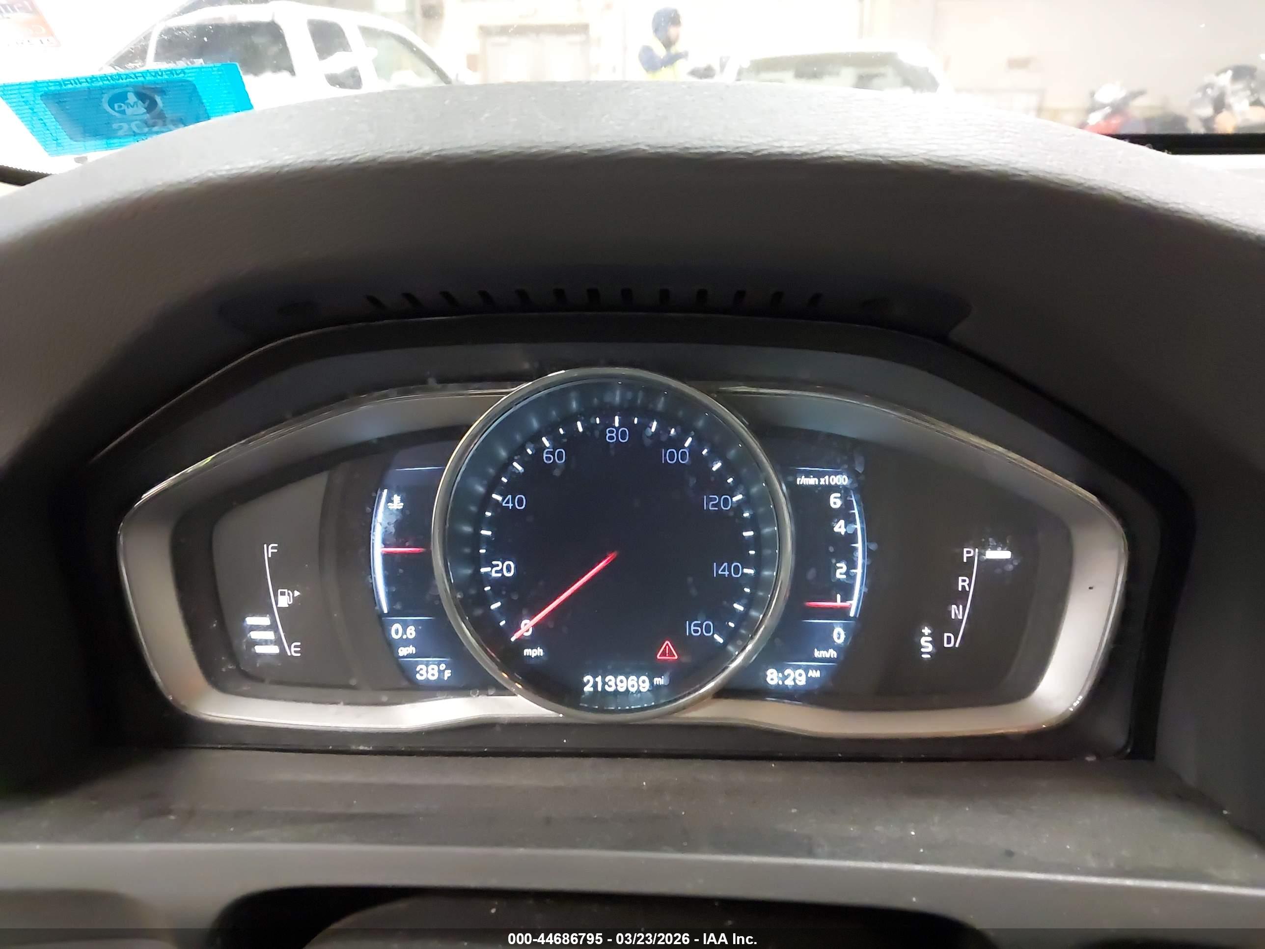 VOLVO S60 image 7