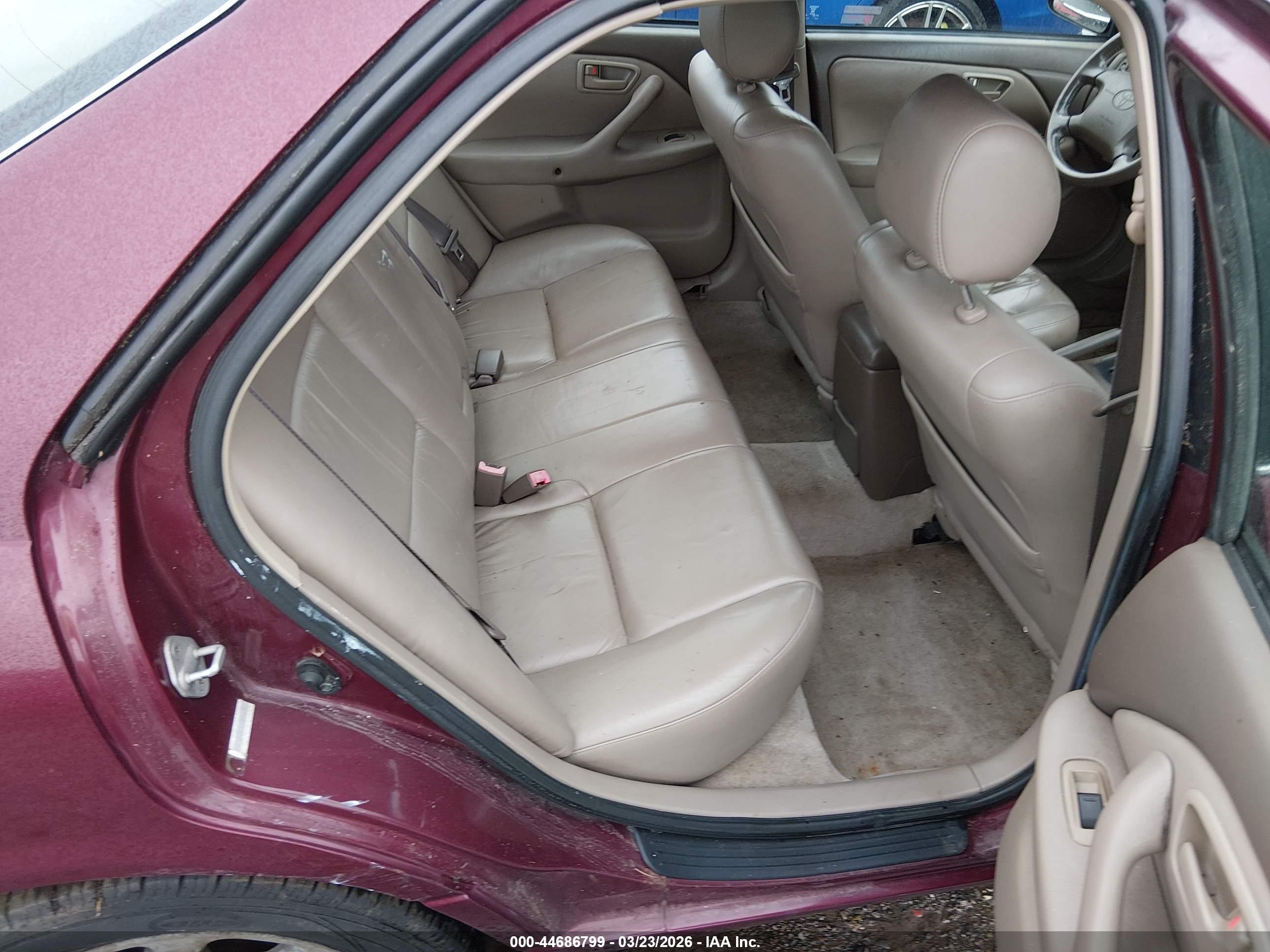TOYOTA CAMRY image 8