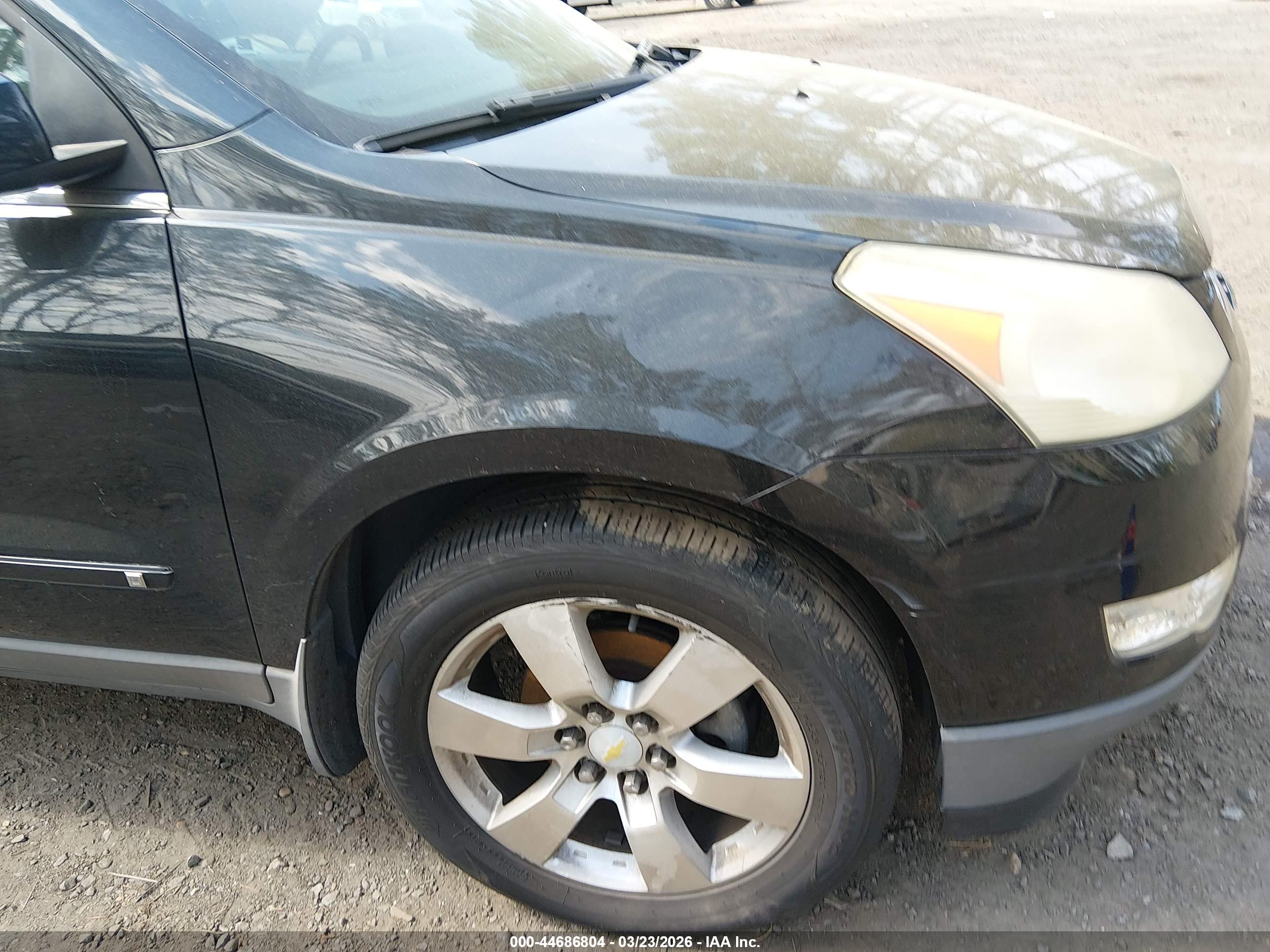 CHEVROLET TRAVERSE image 6
