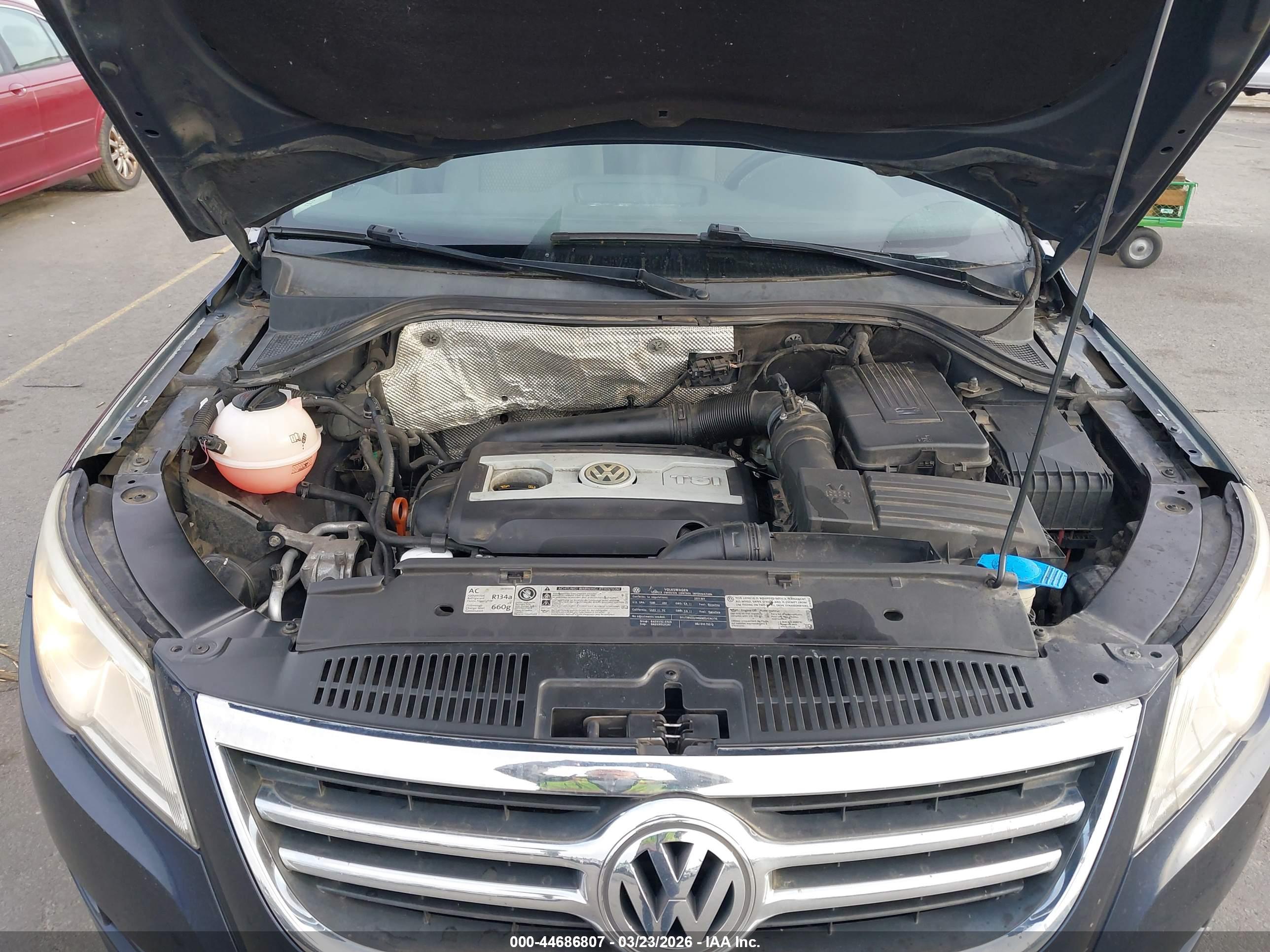 VOLKSWAGEN TIGUAN image 10