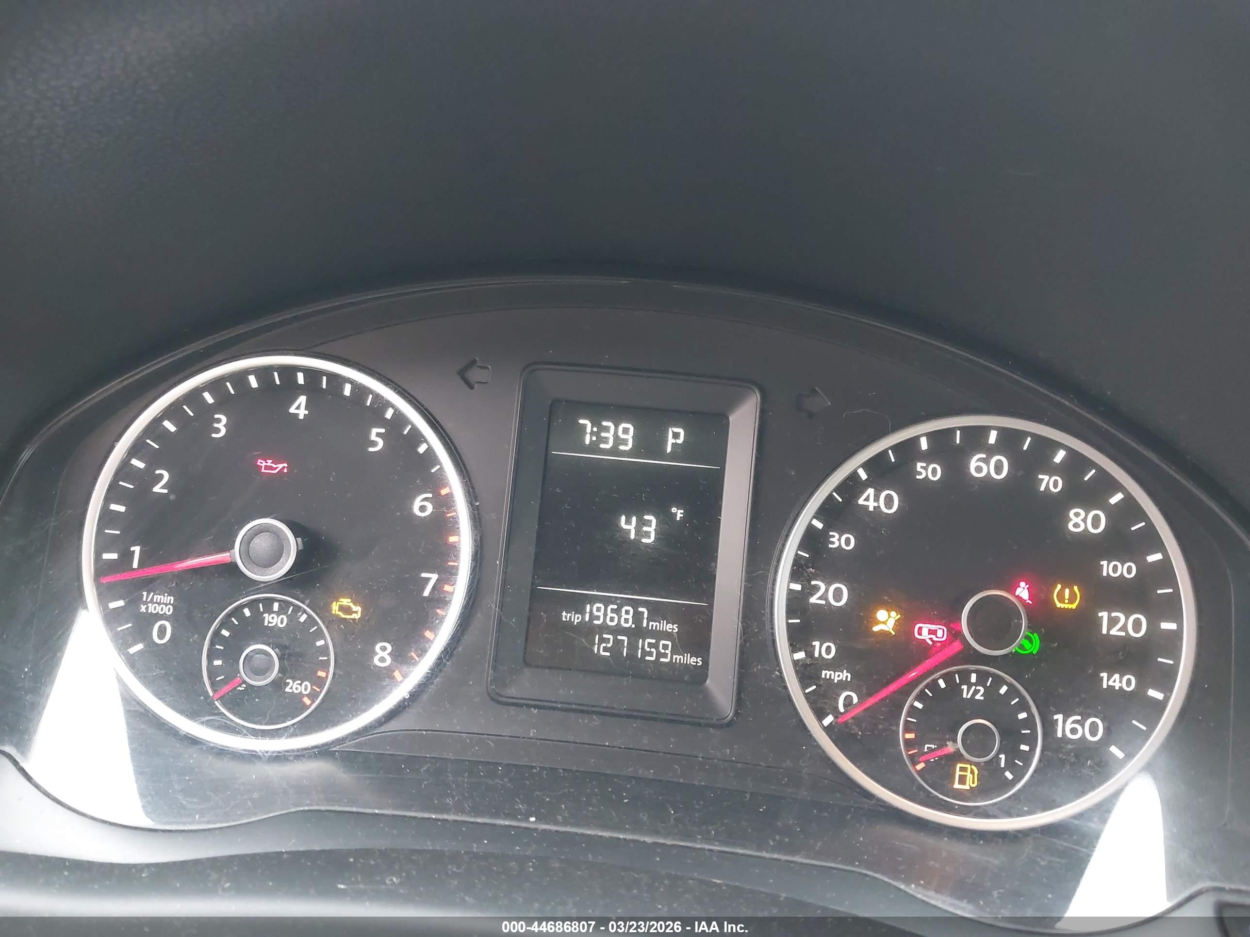 VOLKSWAGEN TIGUAN image 7