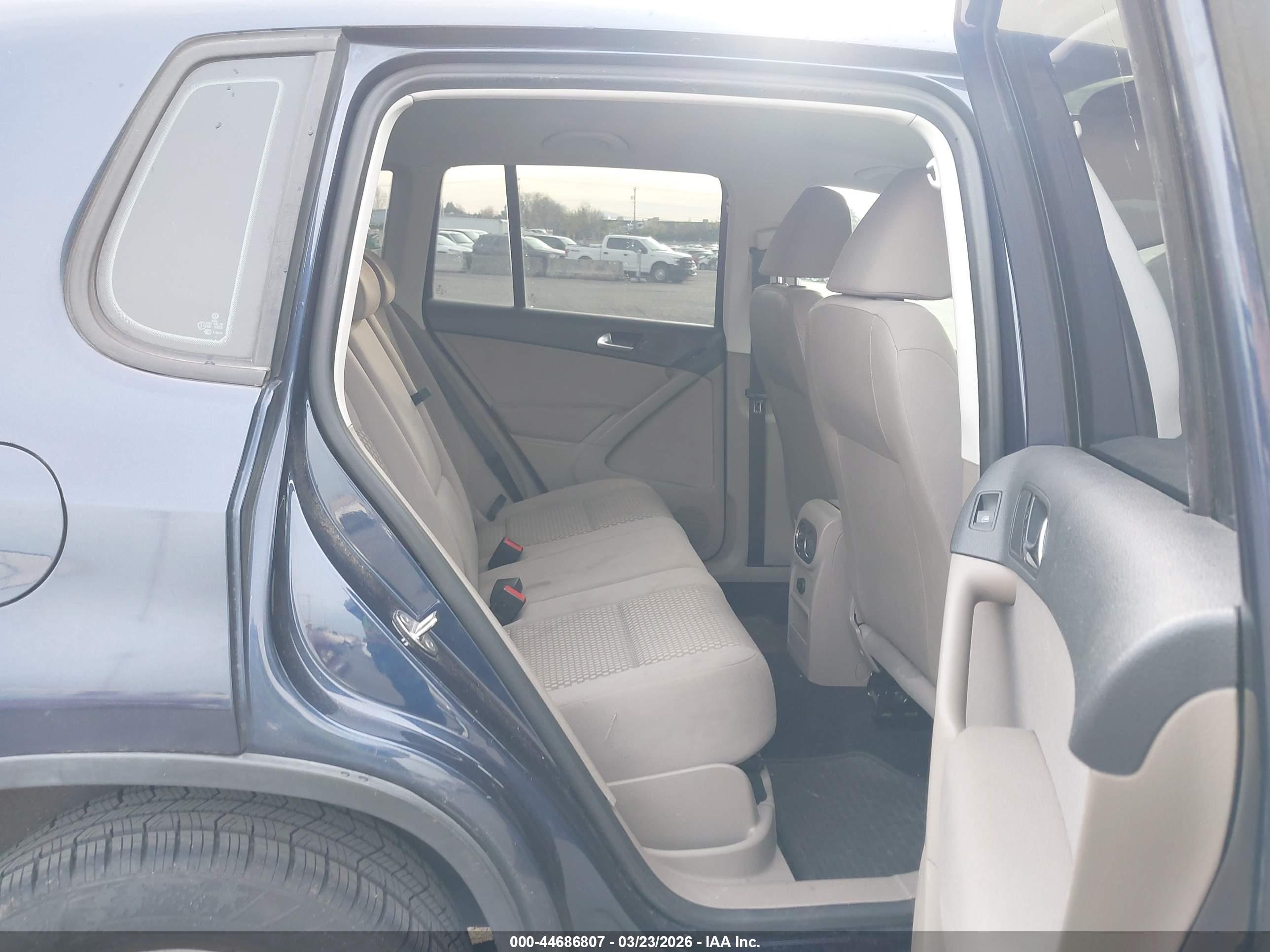 VOLKSWAGEN TIGUAN image 8