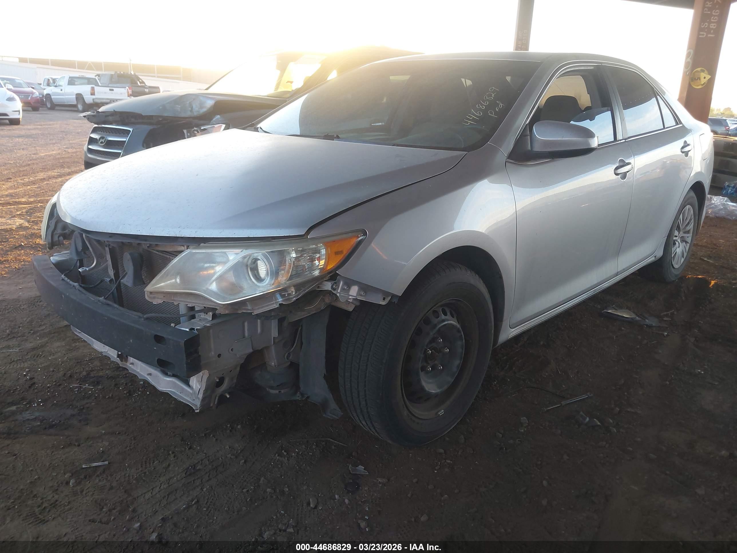 TOYOTA CAMRY image 2