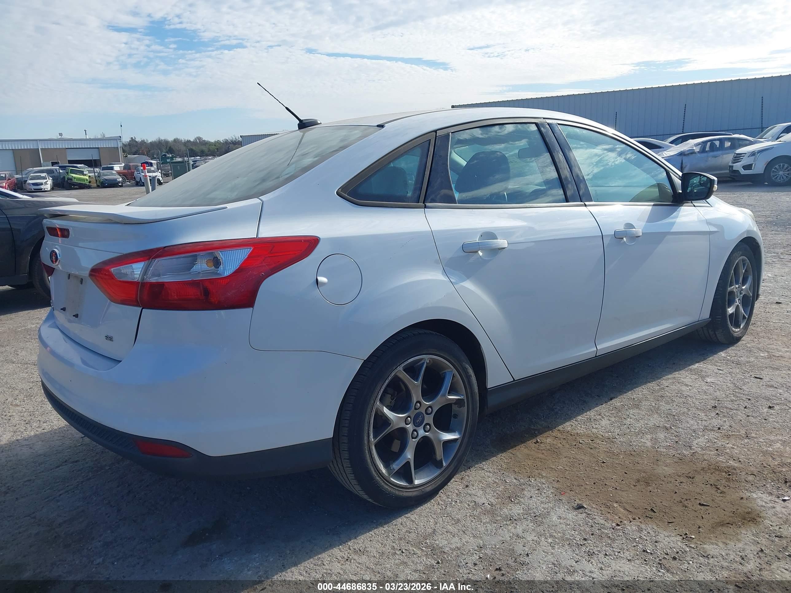 FORD FOCUS image 4