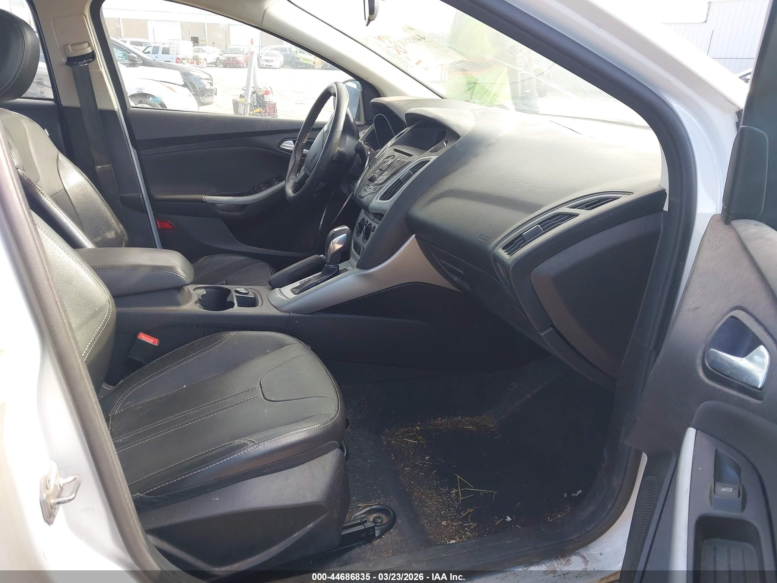 FORD FOCUS image 5