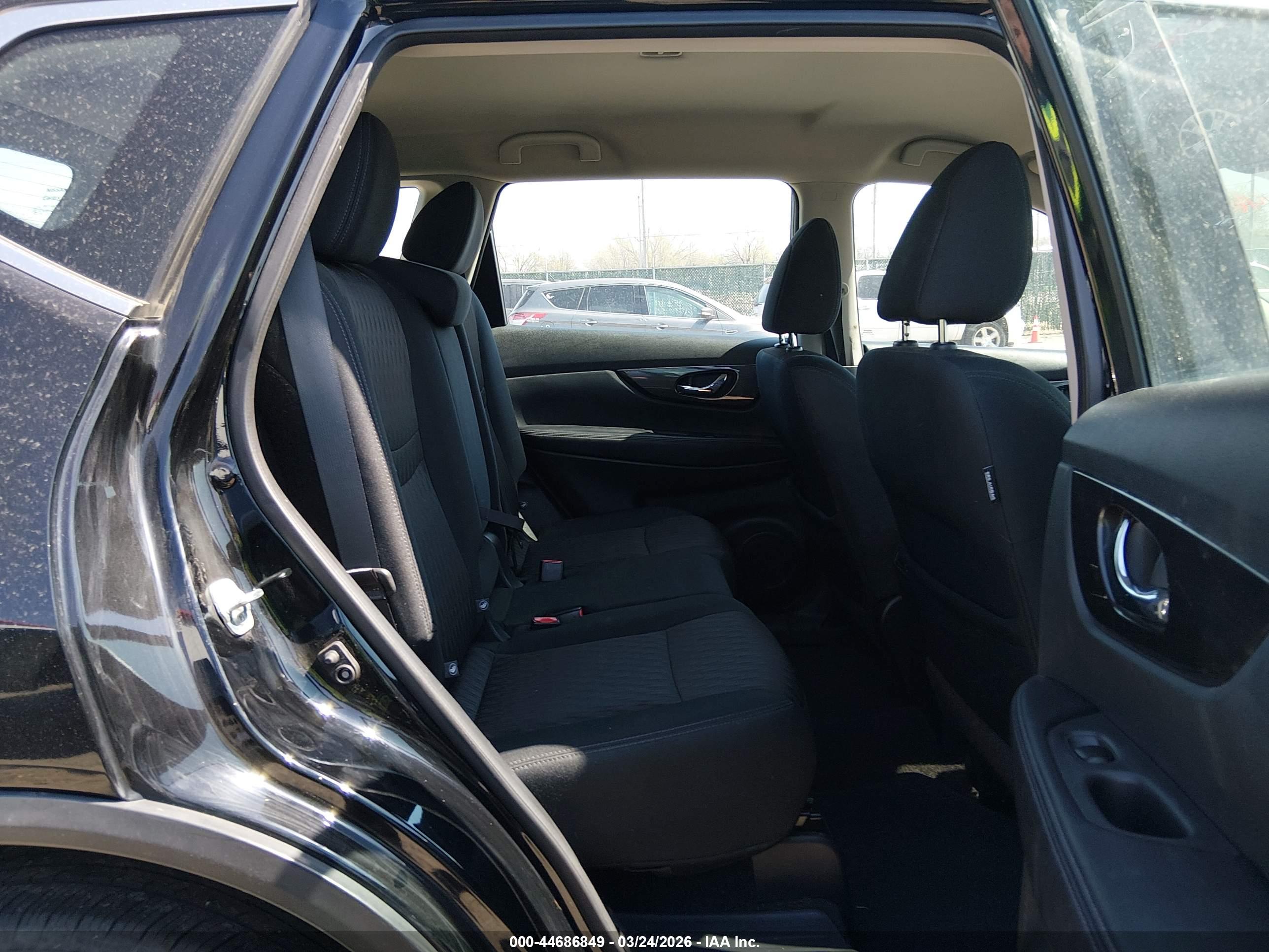 NISSAN ROGUE image 8