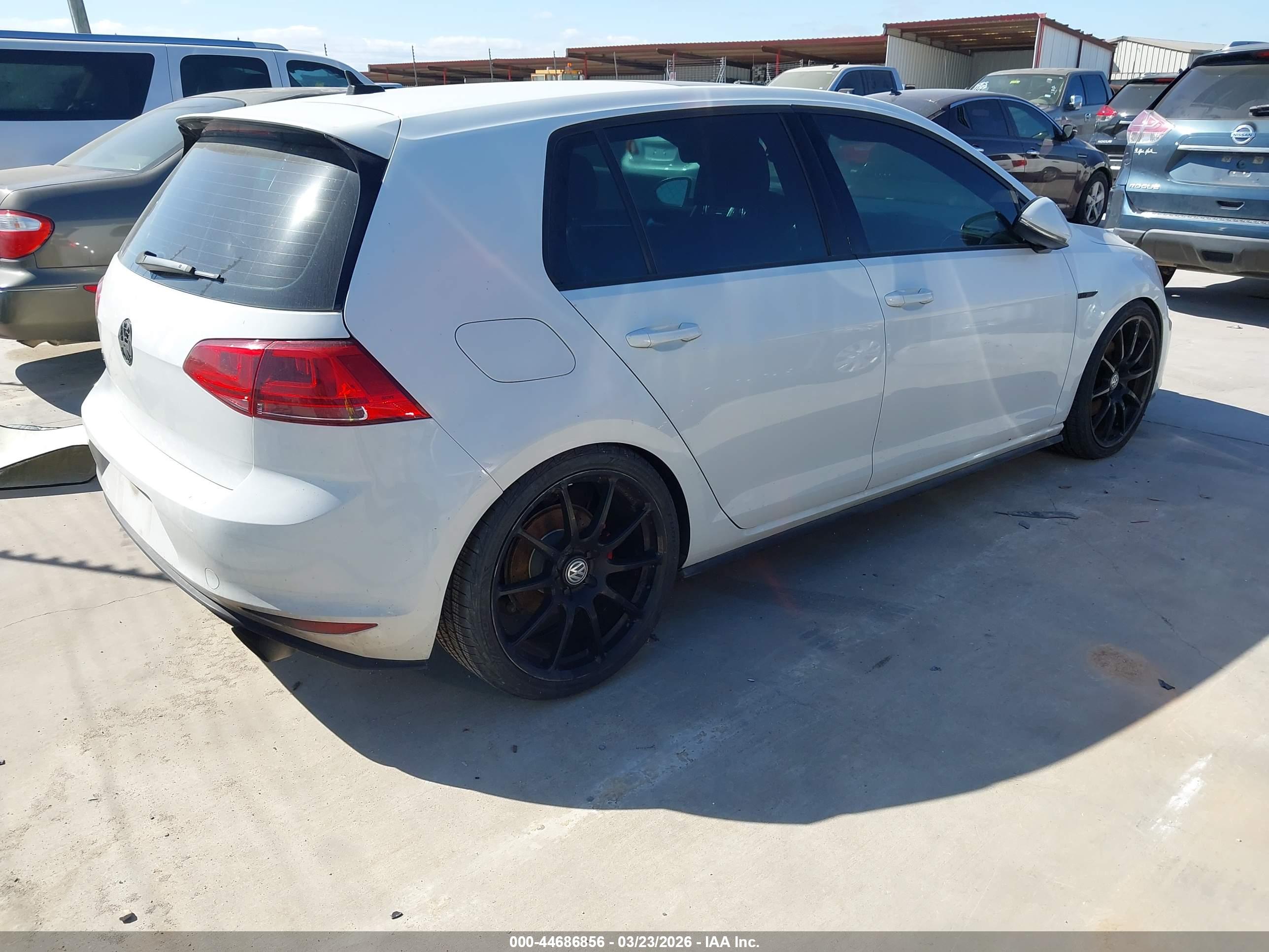 VOLKSWAGEN GOLF image 4