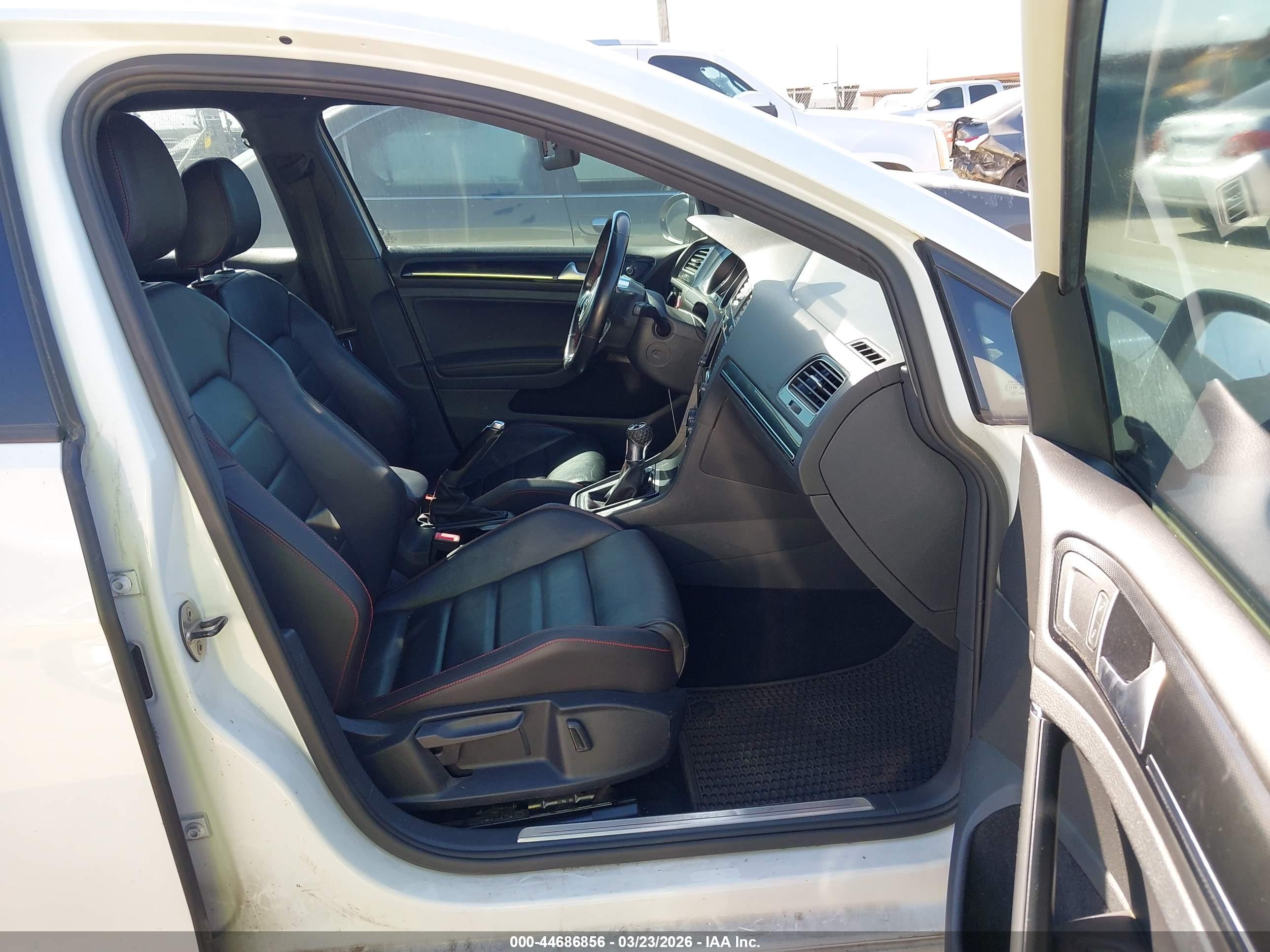 VOLKSWAGEN GOLF image 5