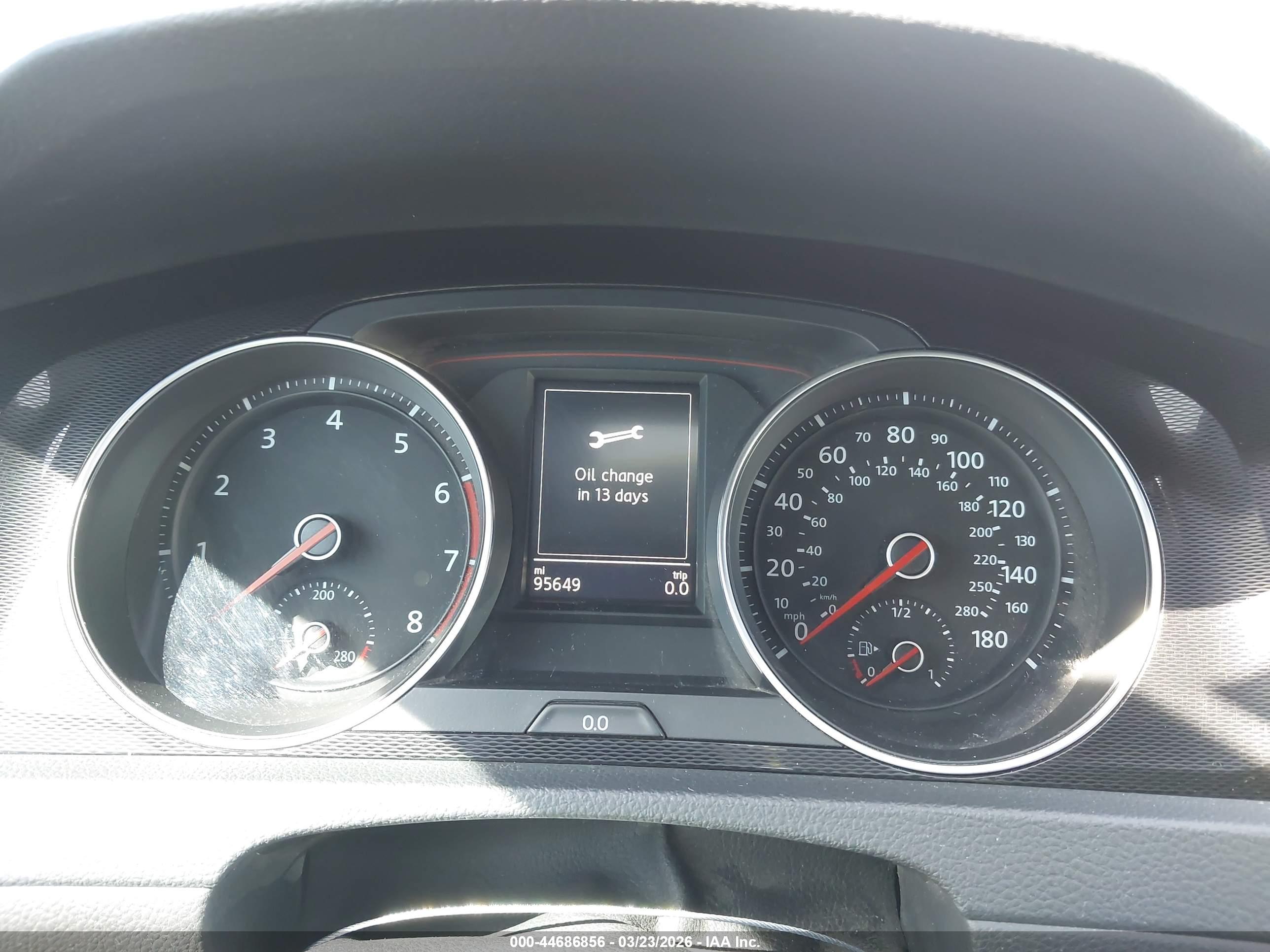 VOLKSWAGEN GOLF image 7