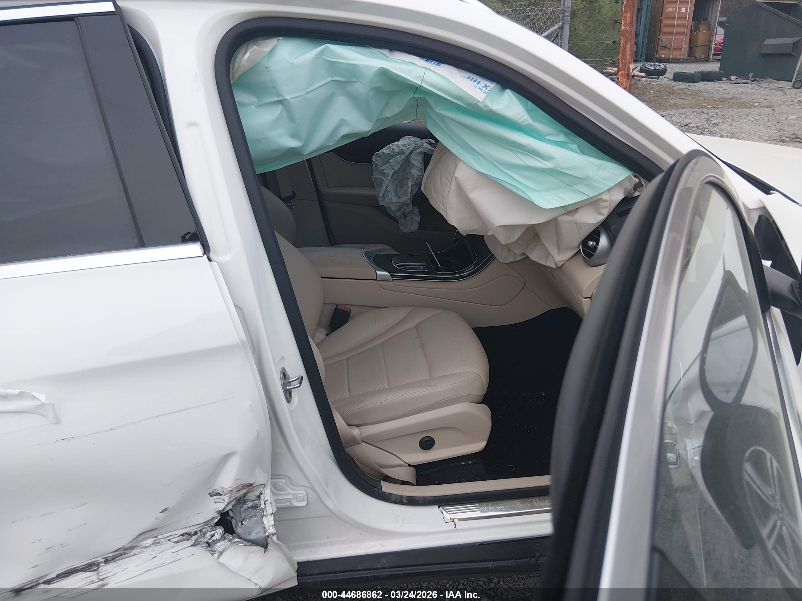 MERCEDES-BENZ GLC image 5