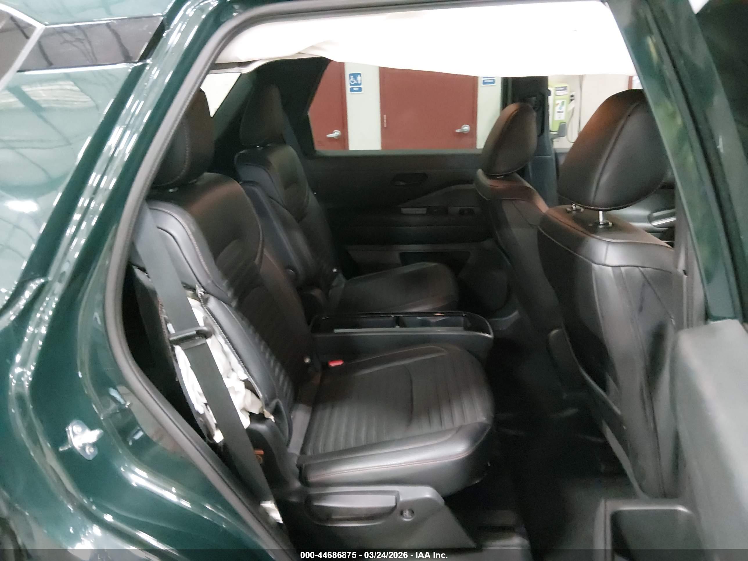 NISSAN PATHFINDER image 8