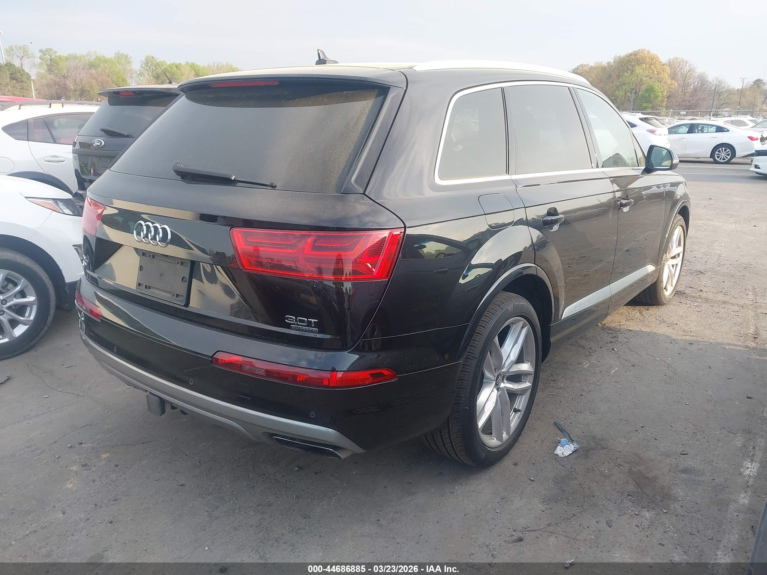 AUDI Q7 image 4