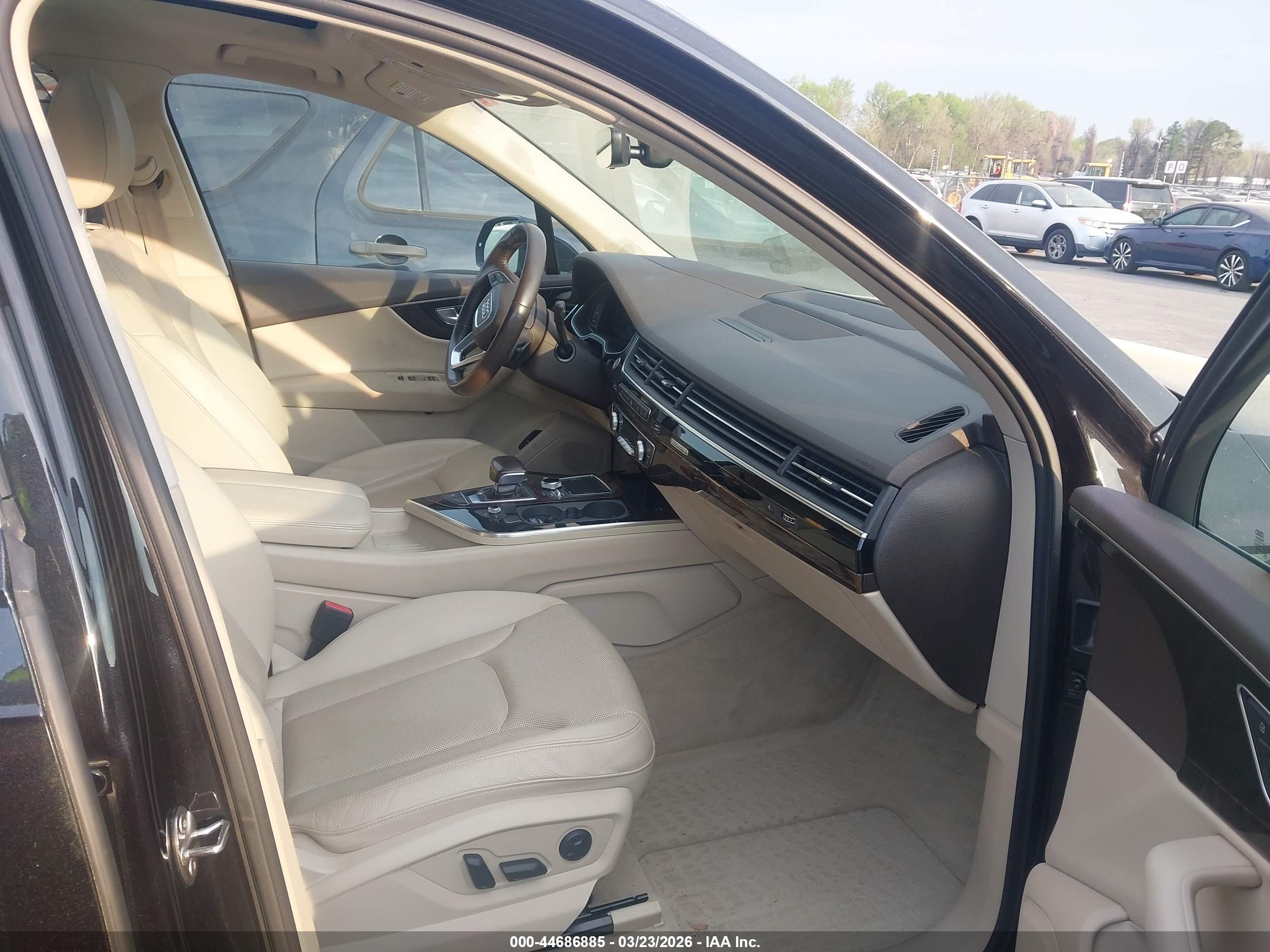 AUDI Q7 image 5