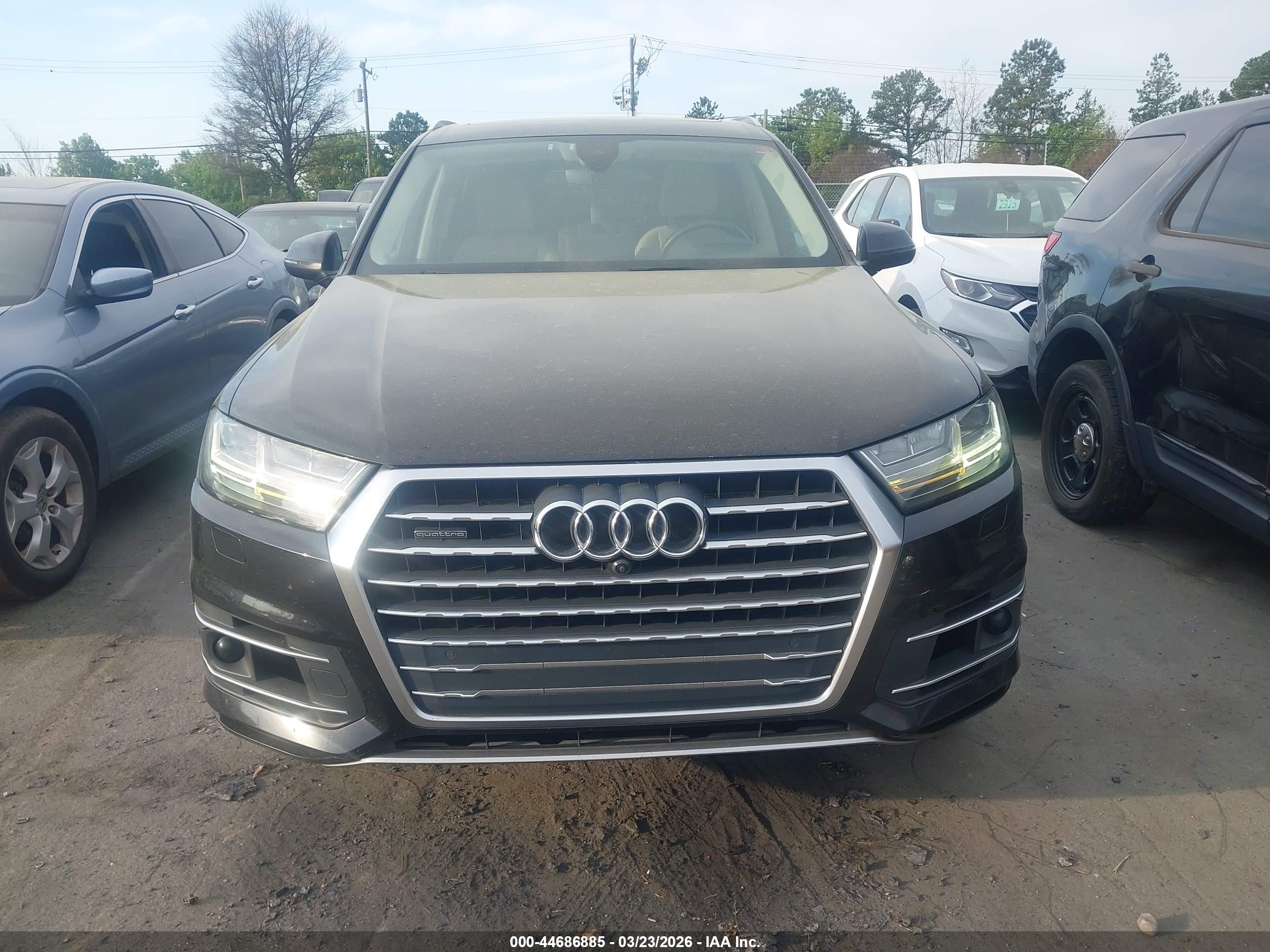 AUDI Q7 image 6