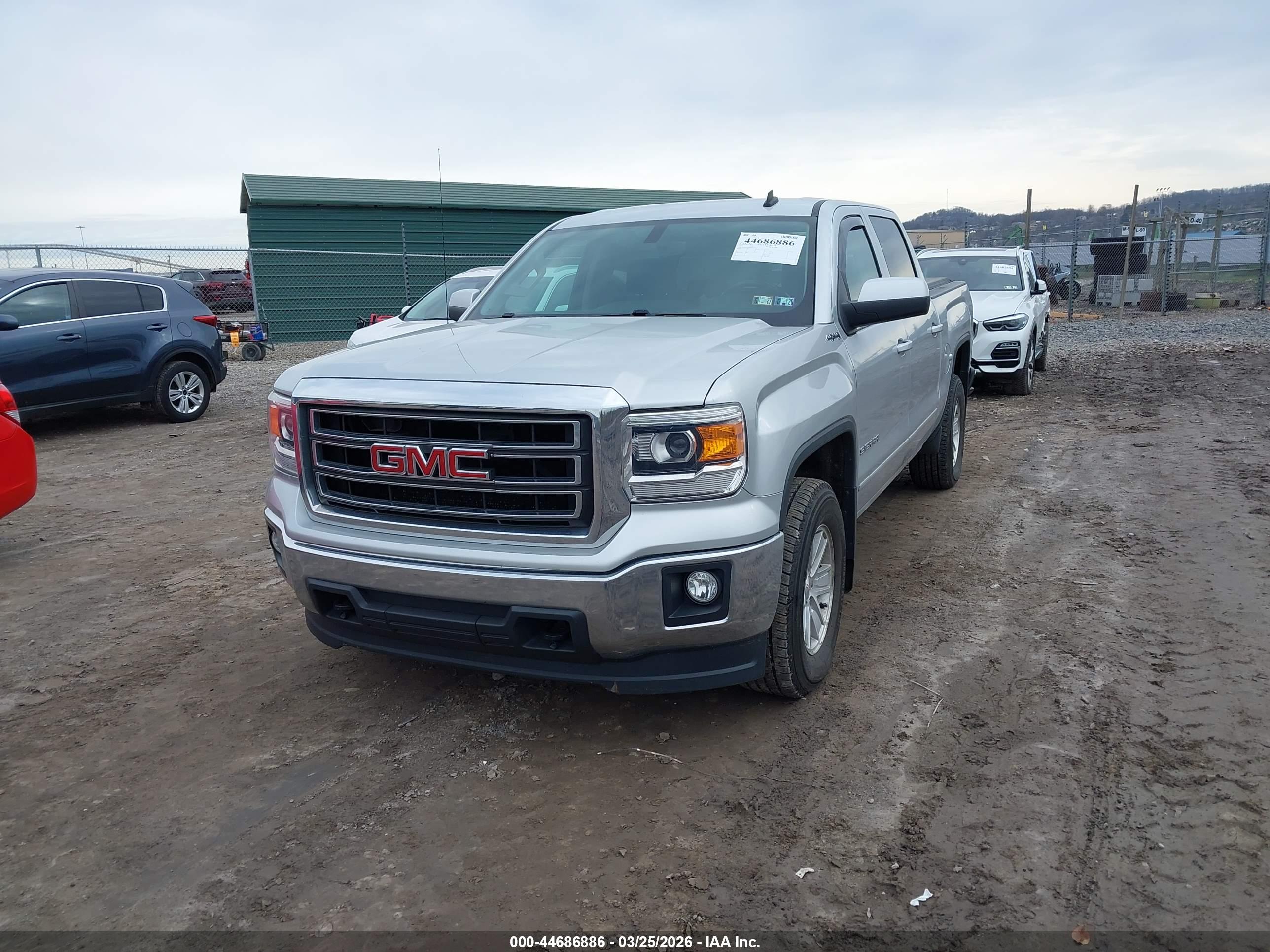 GMC SIERRA image 2