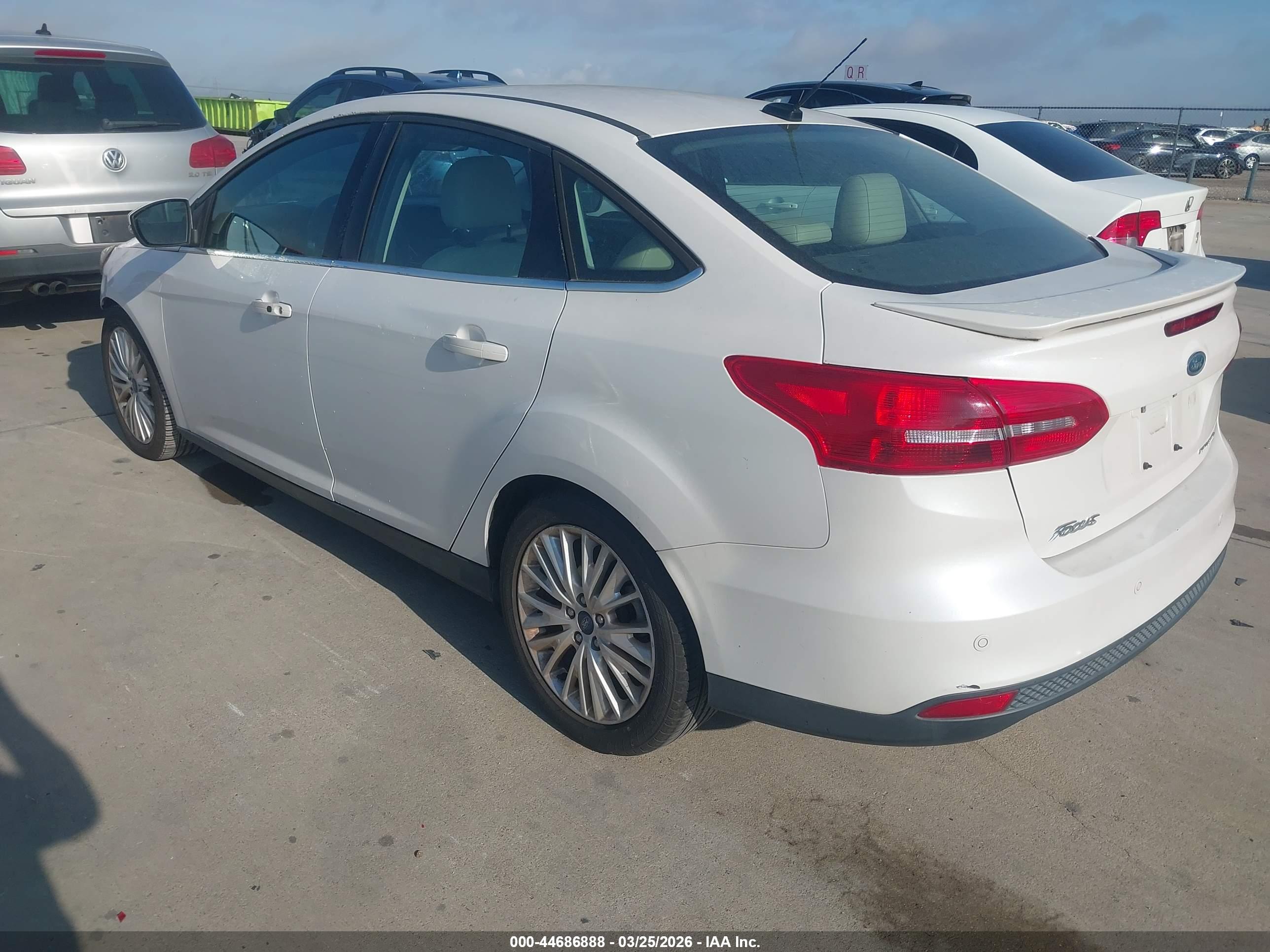 FORD FOCUS image 3
