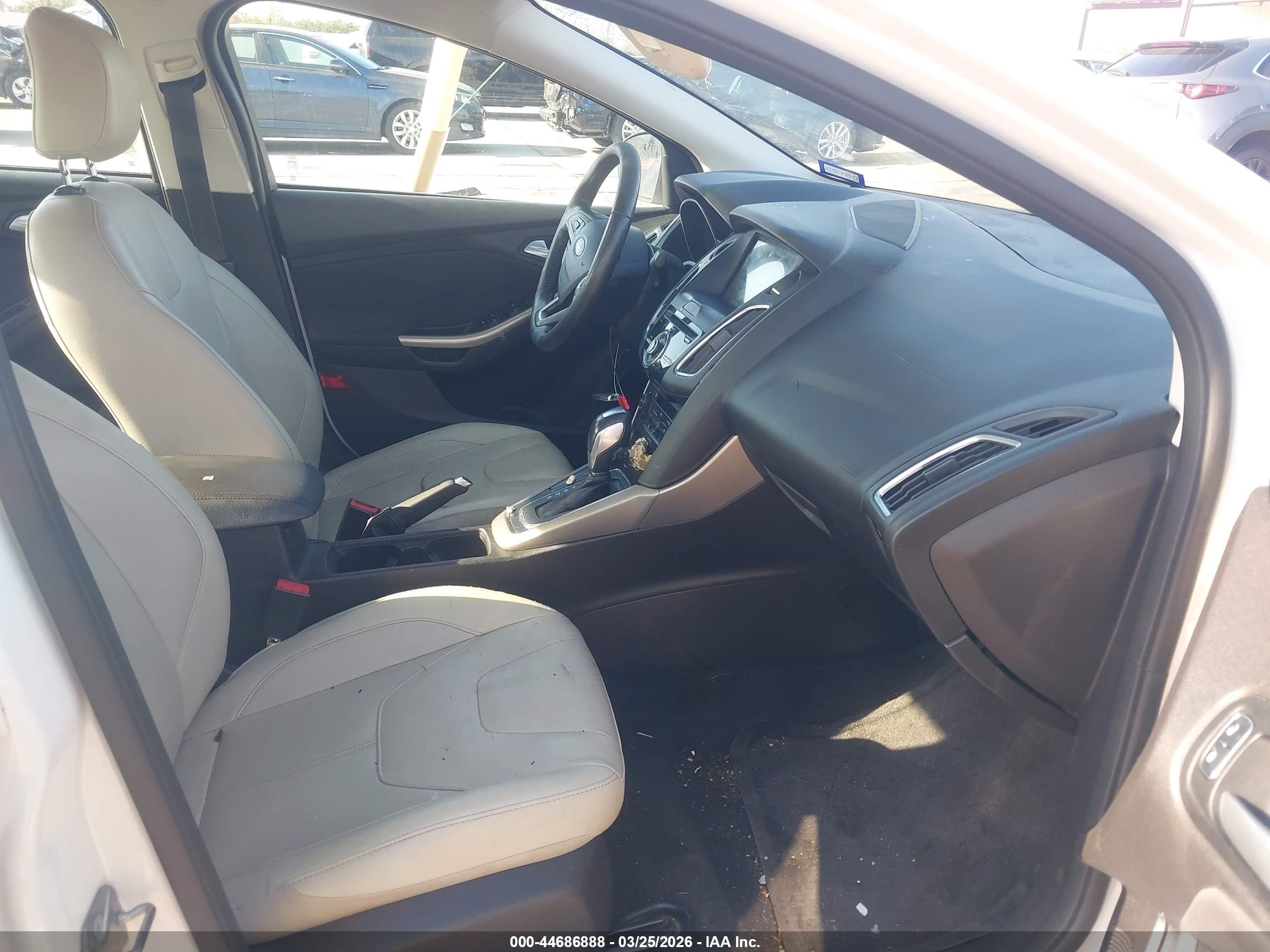 FORD FOCUS image 5