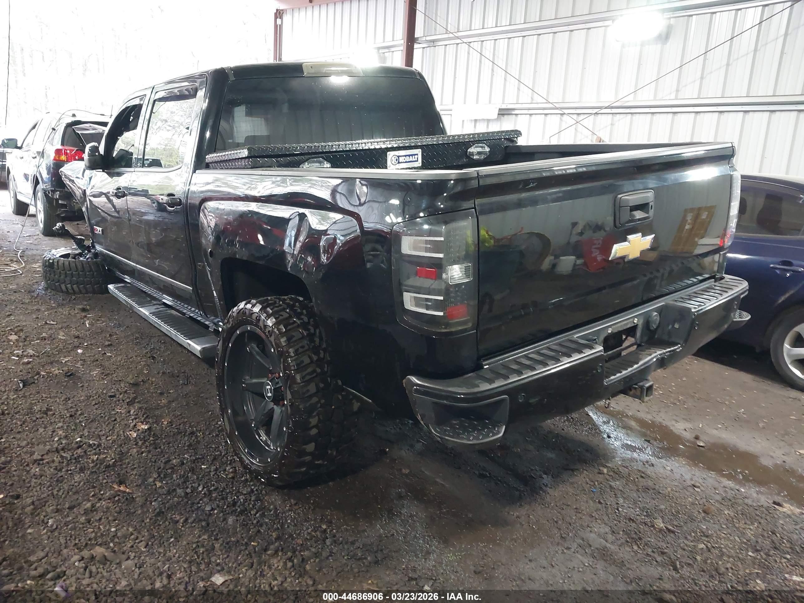 CHEVROLET SILVERADO image 3