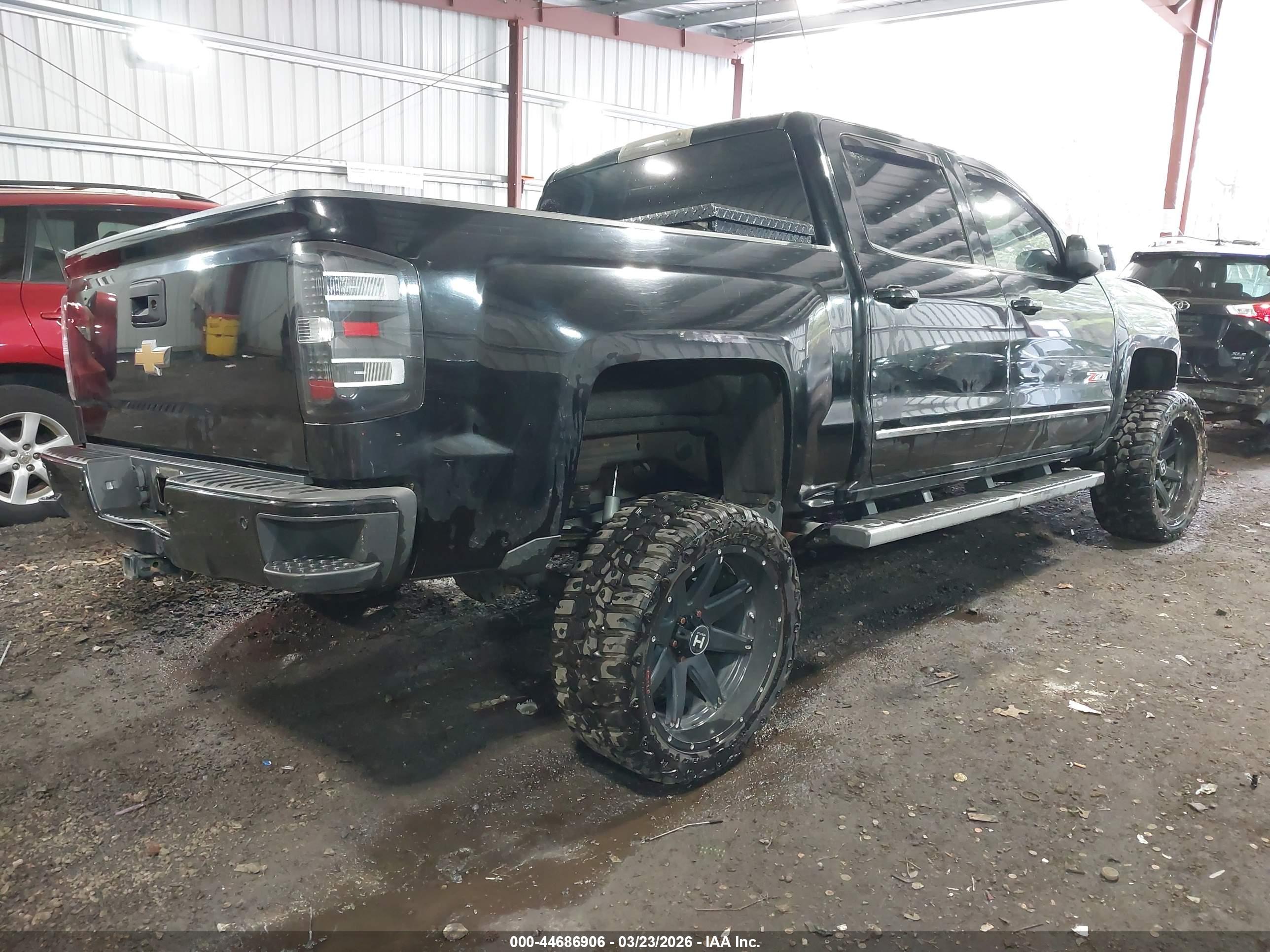 CHEVROLET SILVERADO image 4
