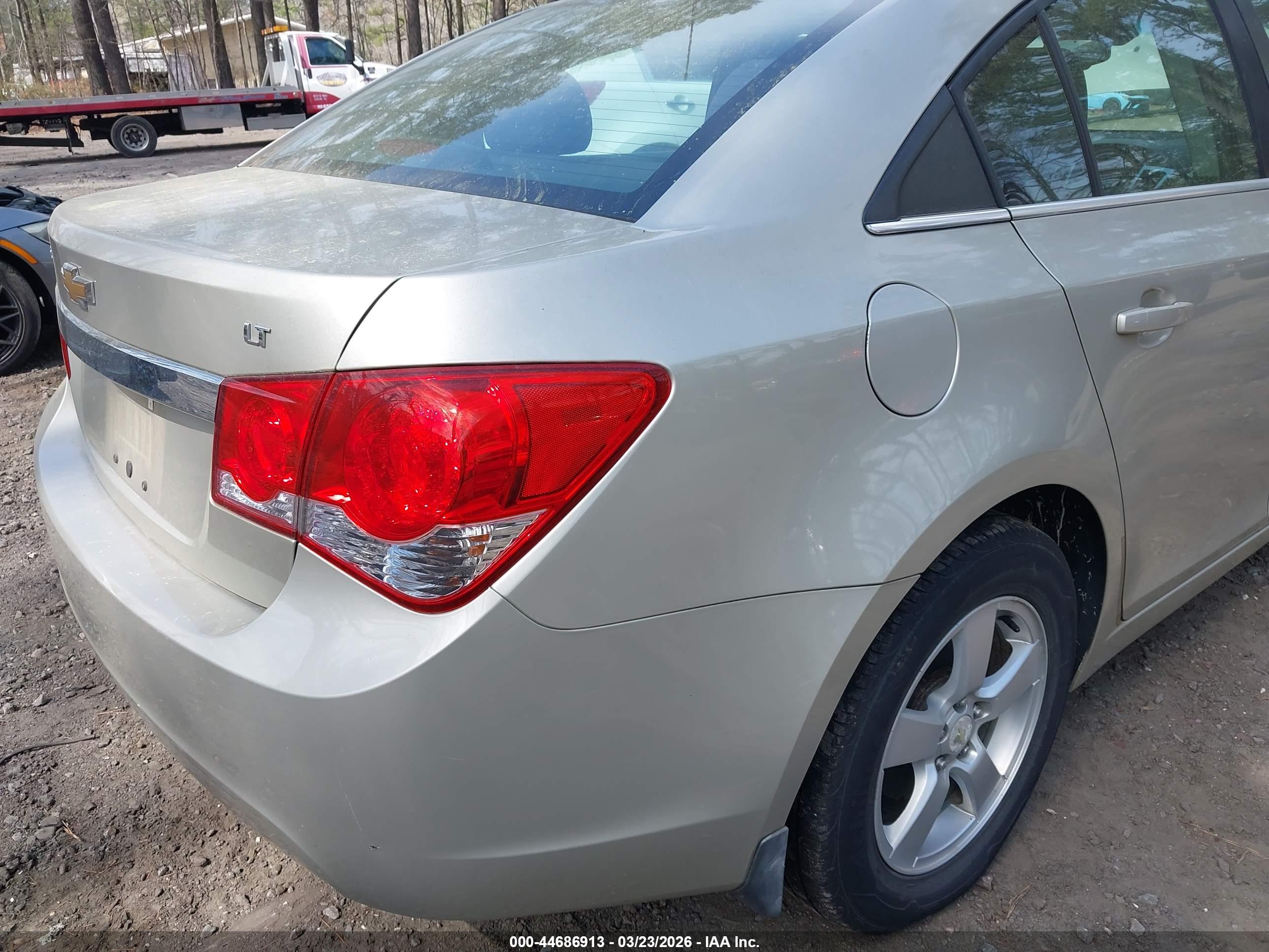 CHEVROLET CRUZE image 6