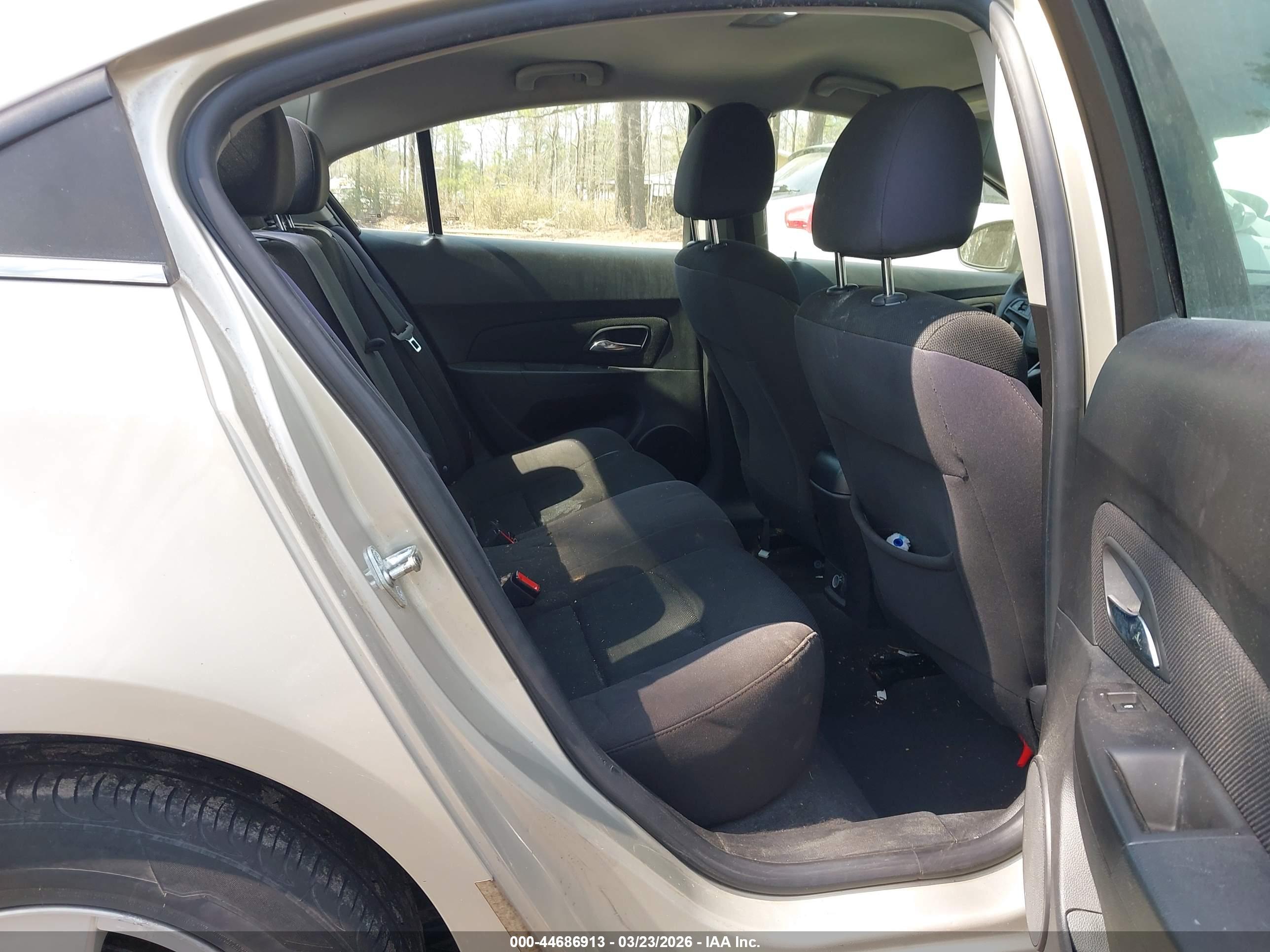 CHEVROLET CRUZE image 8