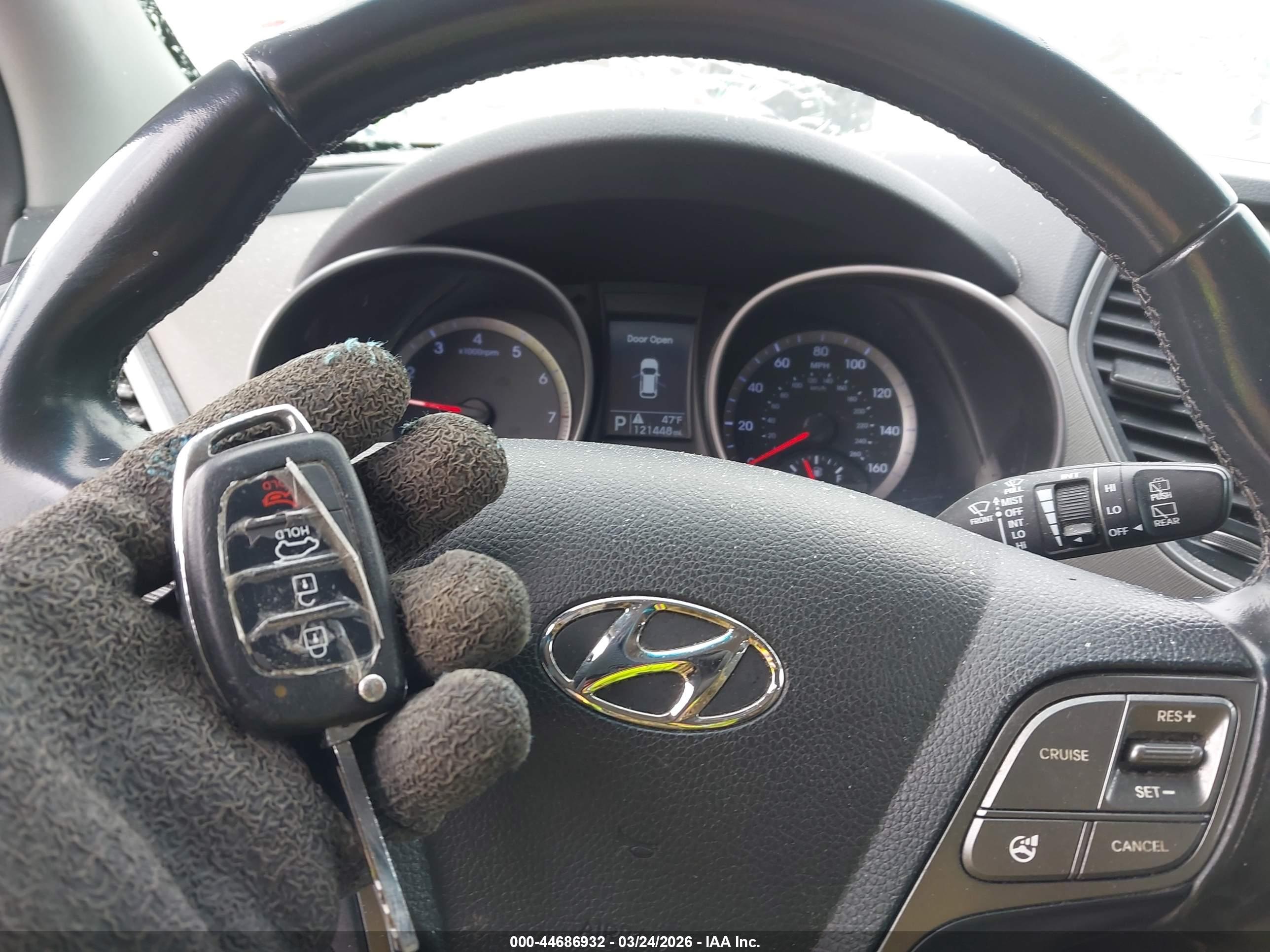HYUNDAI SANTA image 11