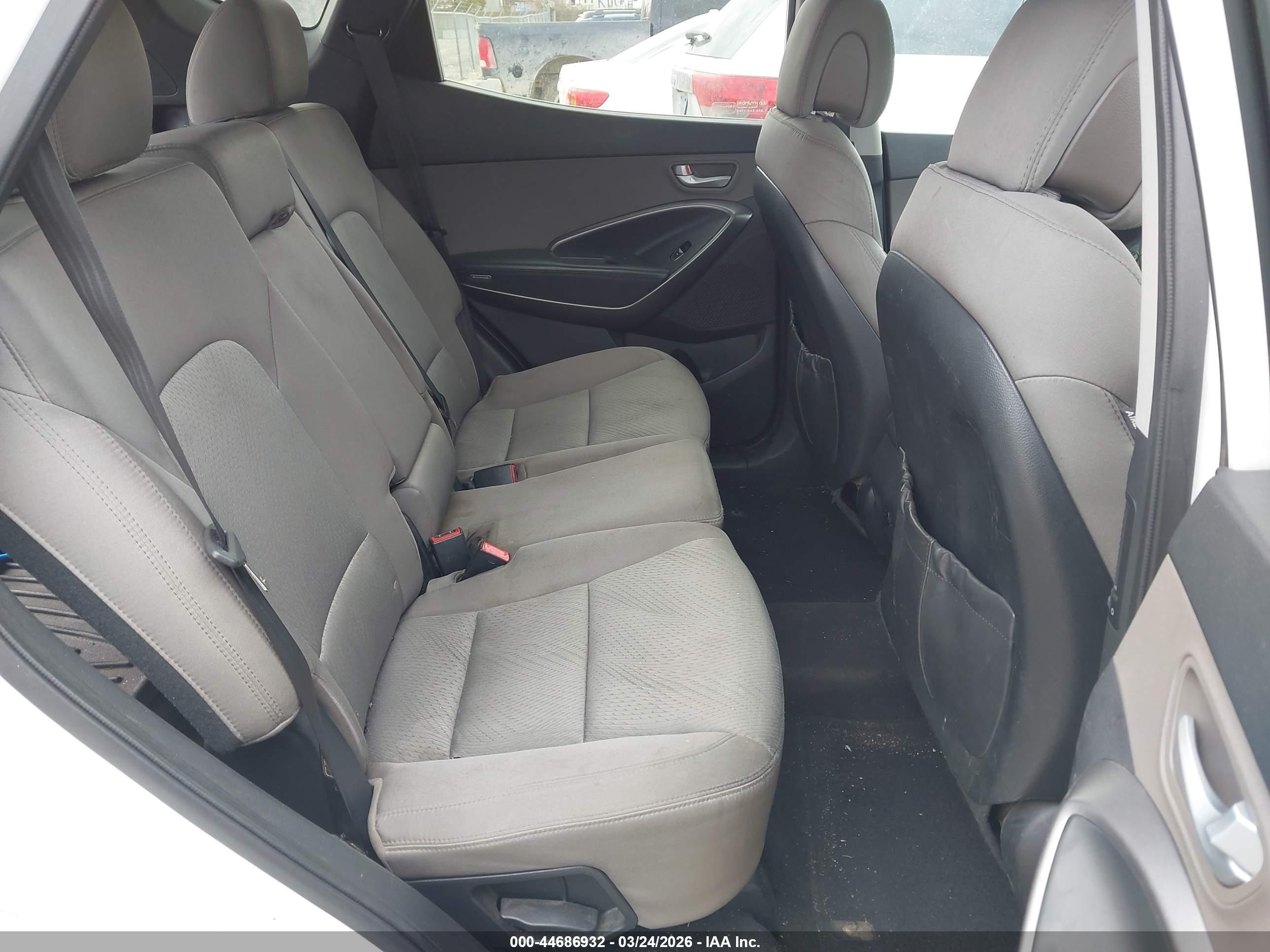 HYUNDAI SANTA image 8