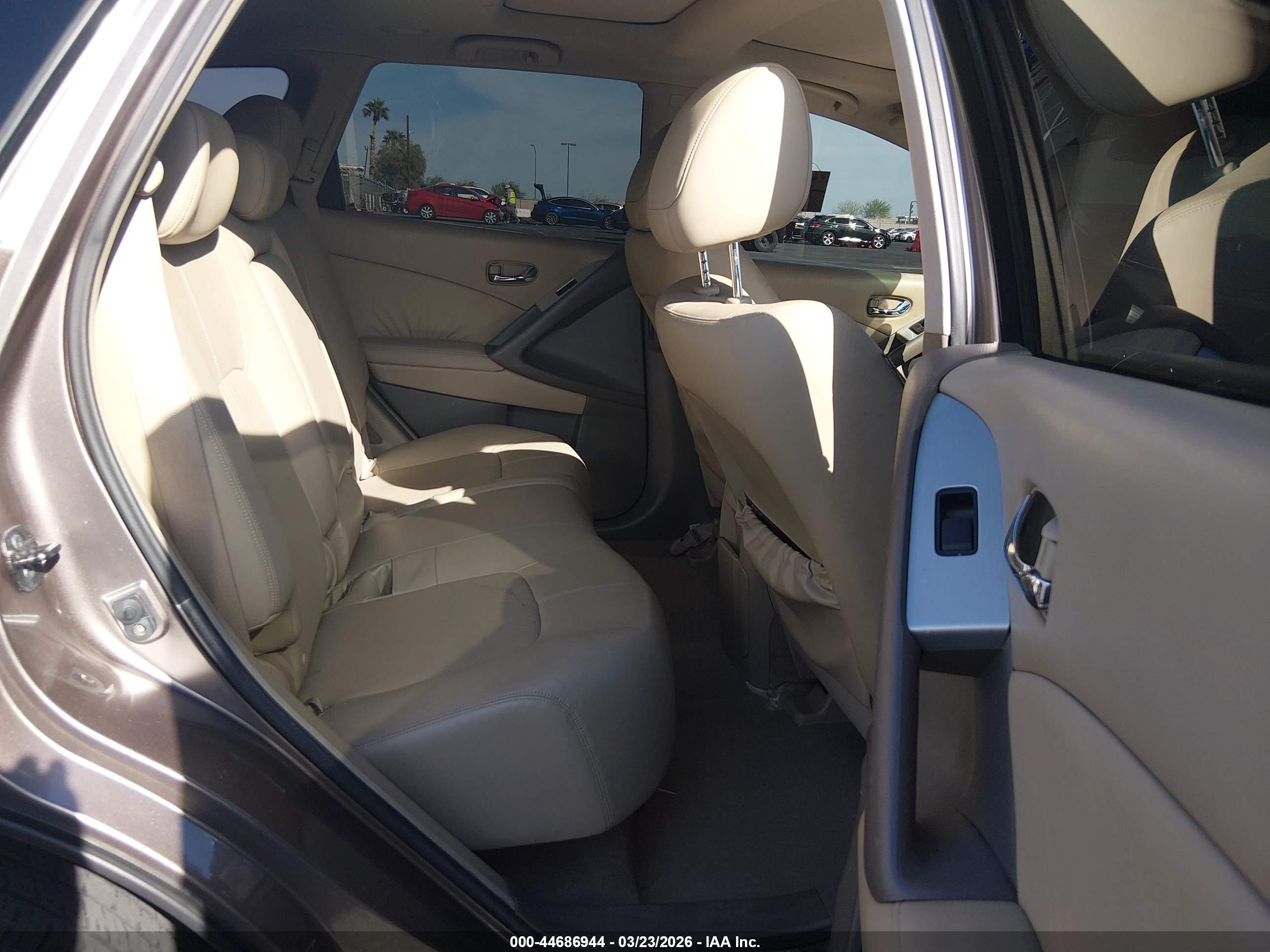 NISSAN MURANO image 8