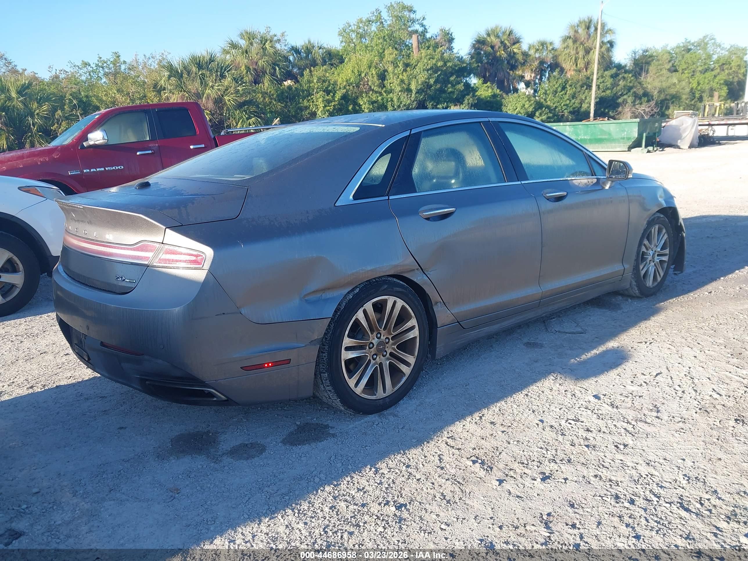 LINCOLN MKZ image 4