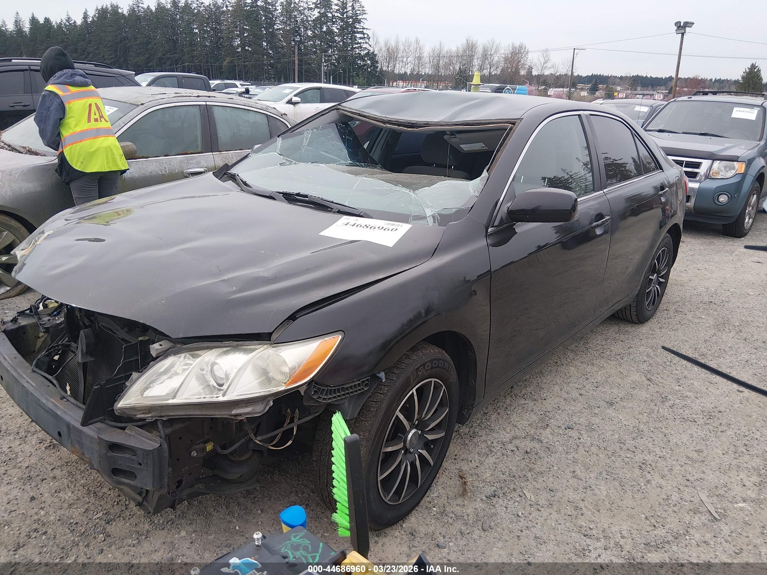 TOYOTA CAMRY image 2