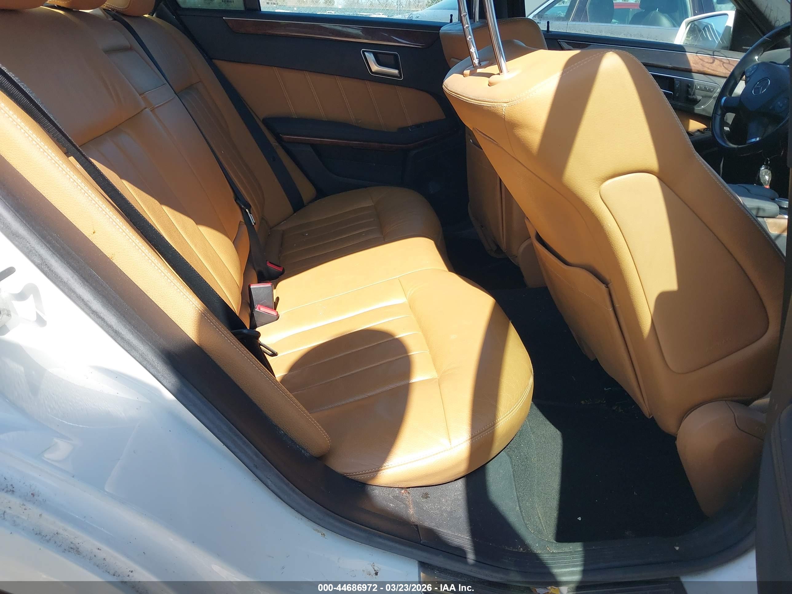 MERCEDES-BENZ E image 8