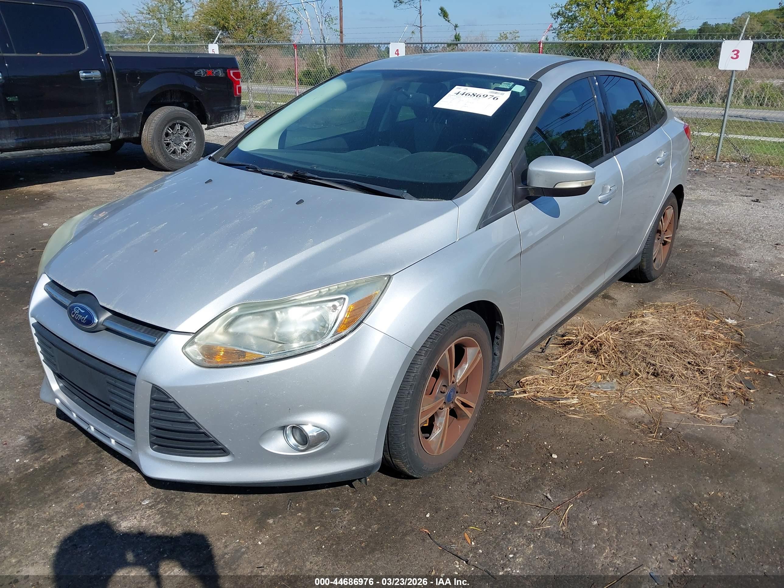 FORD FOCUS image 2