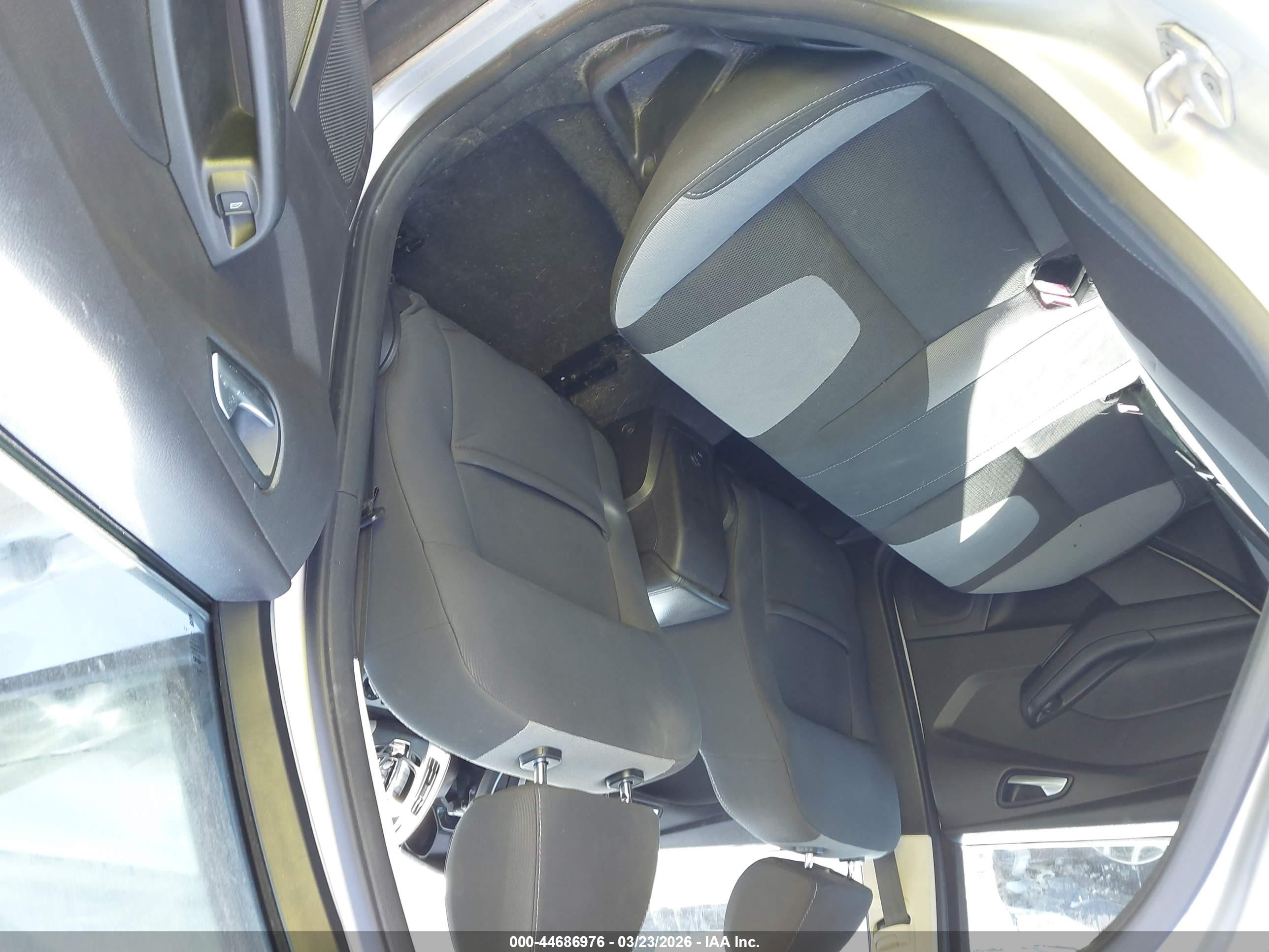 FORD FOCUS image 8