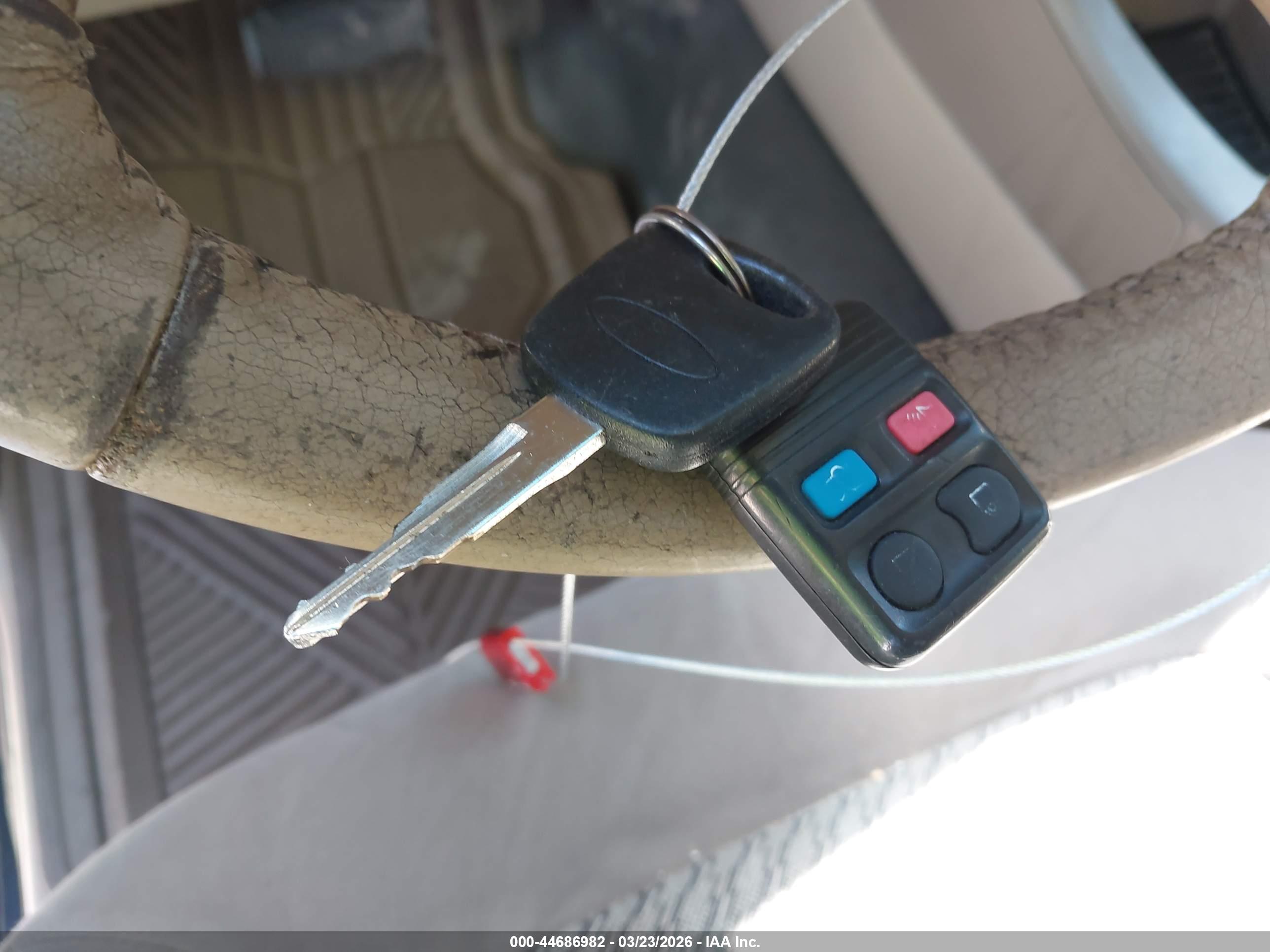 FORD EXPLORER image 11