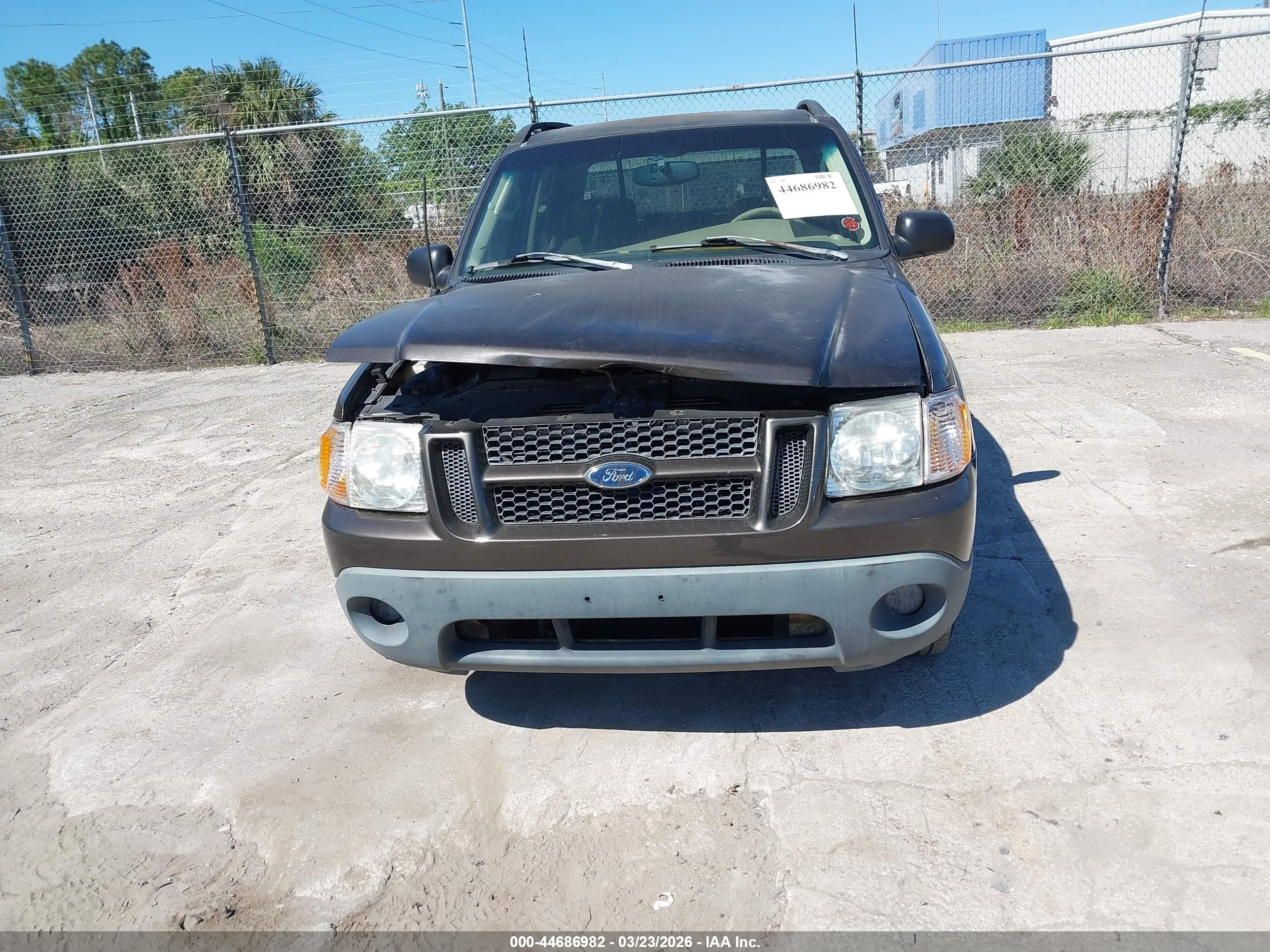 FORD EXPLORER image 6