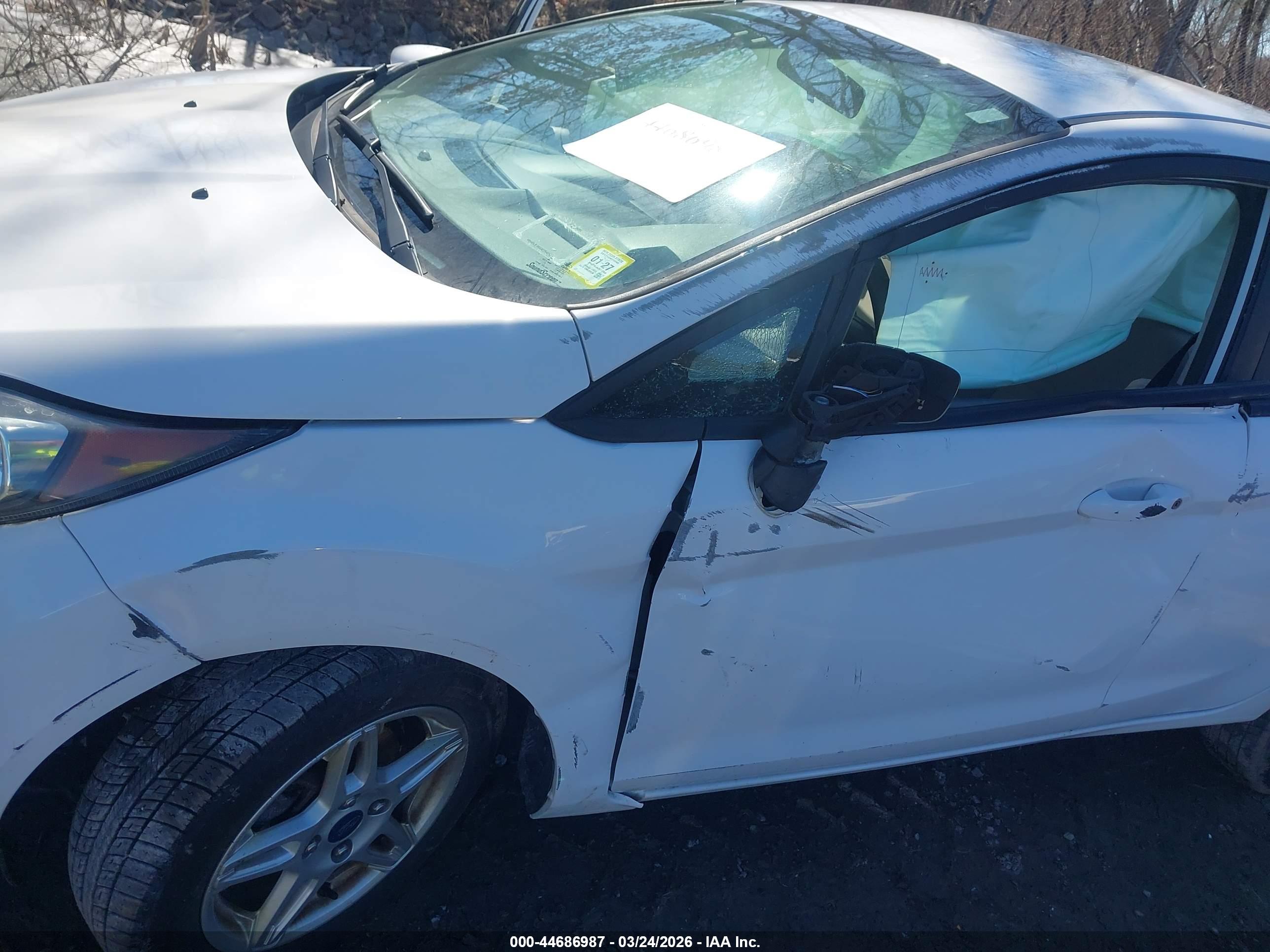 FORD FIESTA image 6