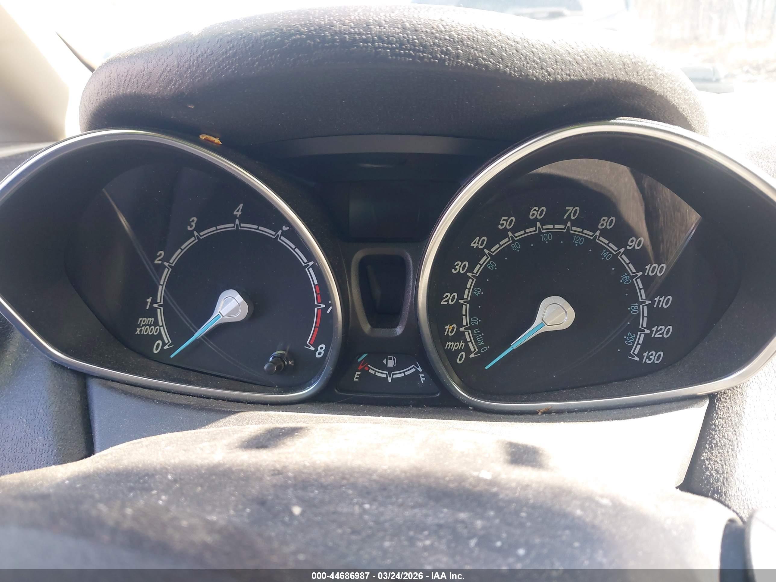 FORD FIESTA image 7
