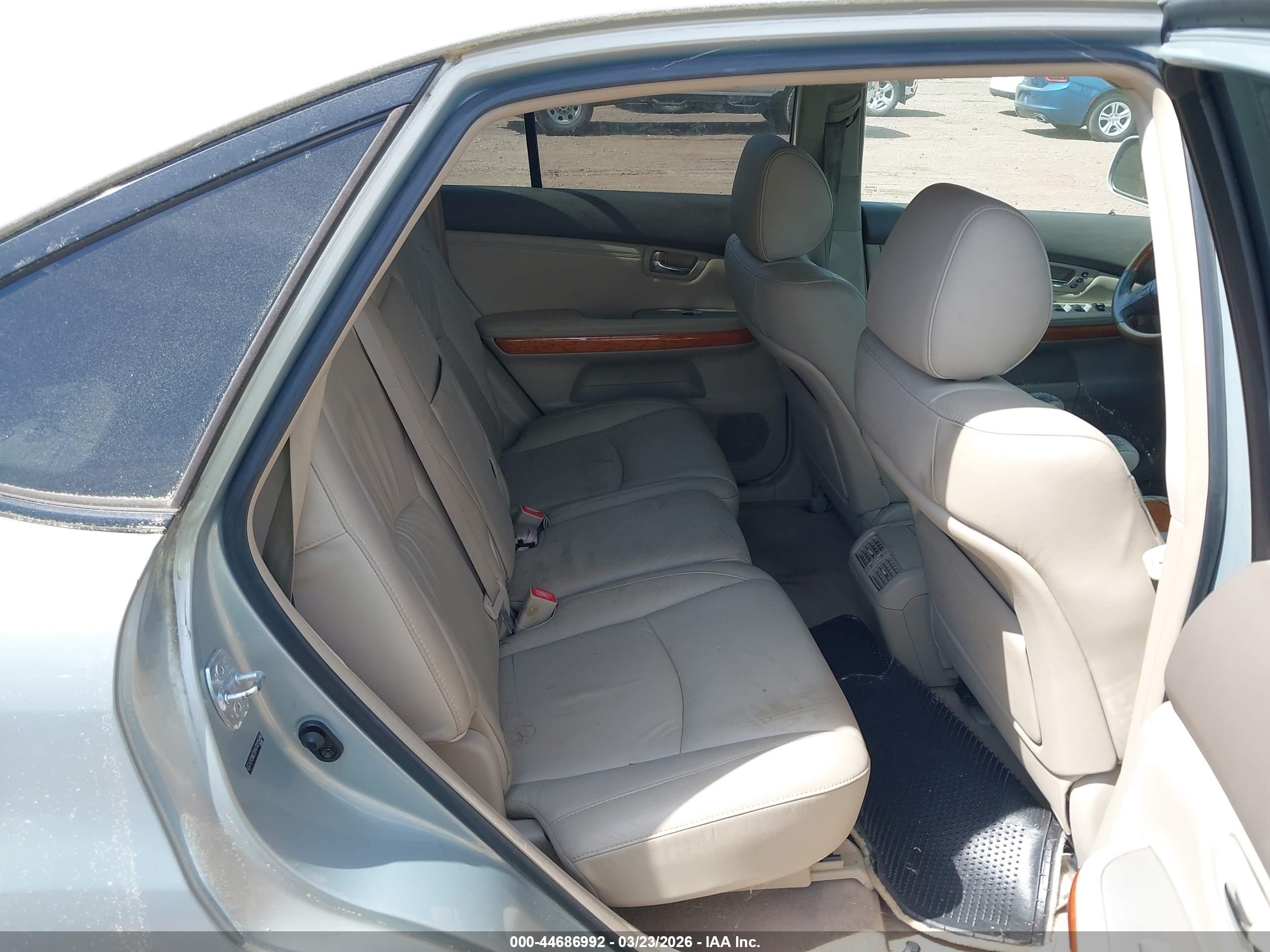 LEXUS RX image 8